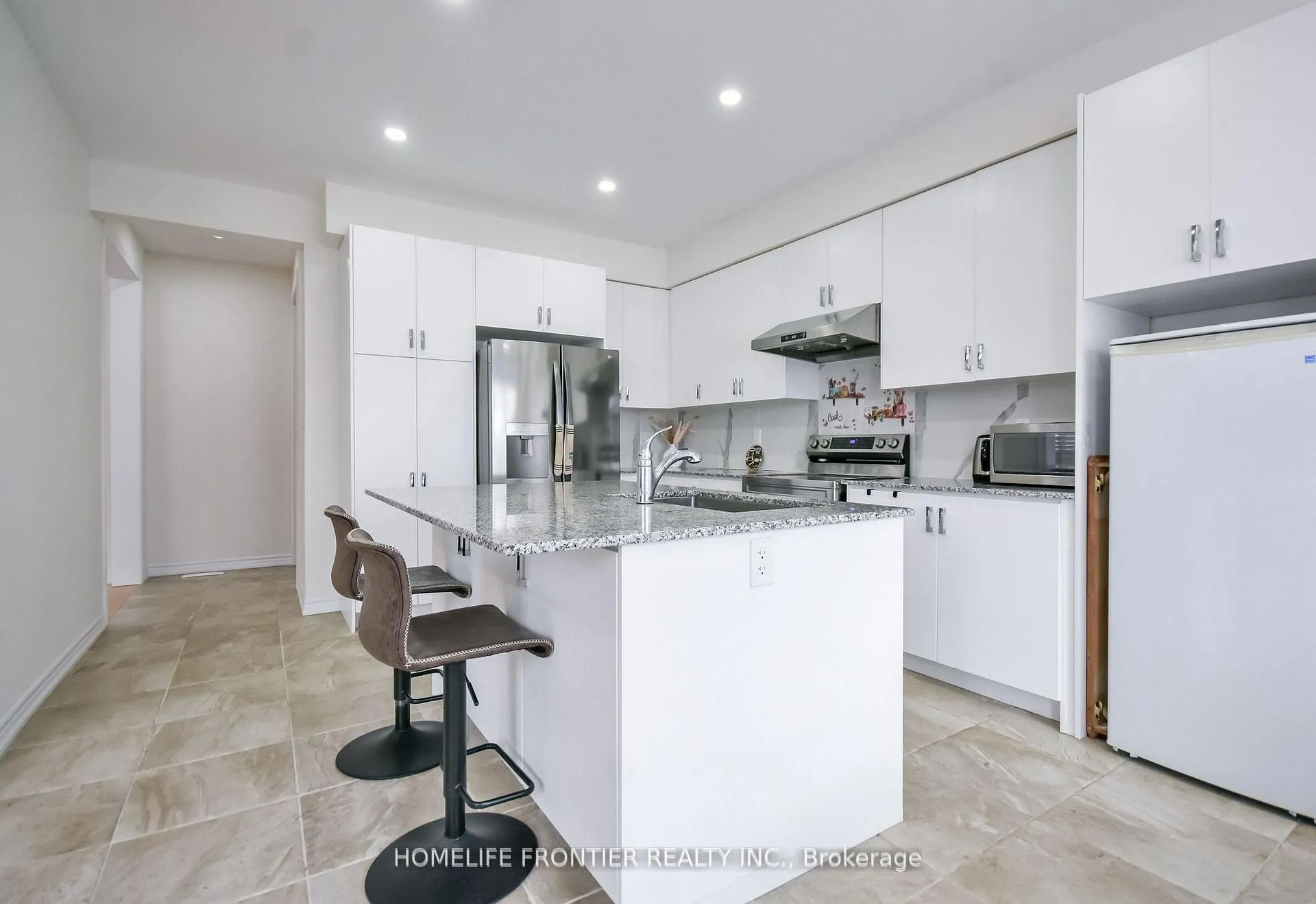 Photo 20 of 27 Bannister Road SE, Barrie, Rural Barrie Southeast — HOMEH