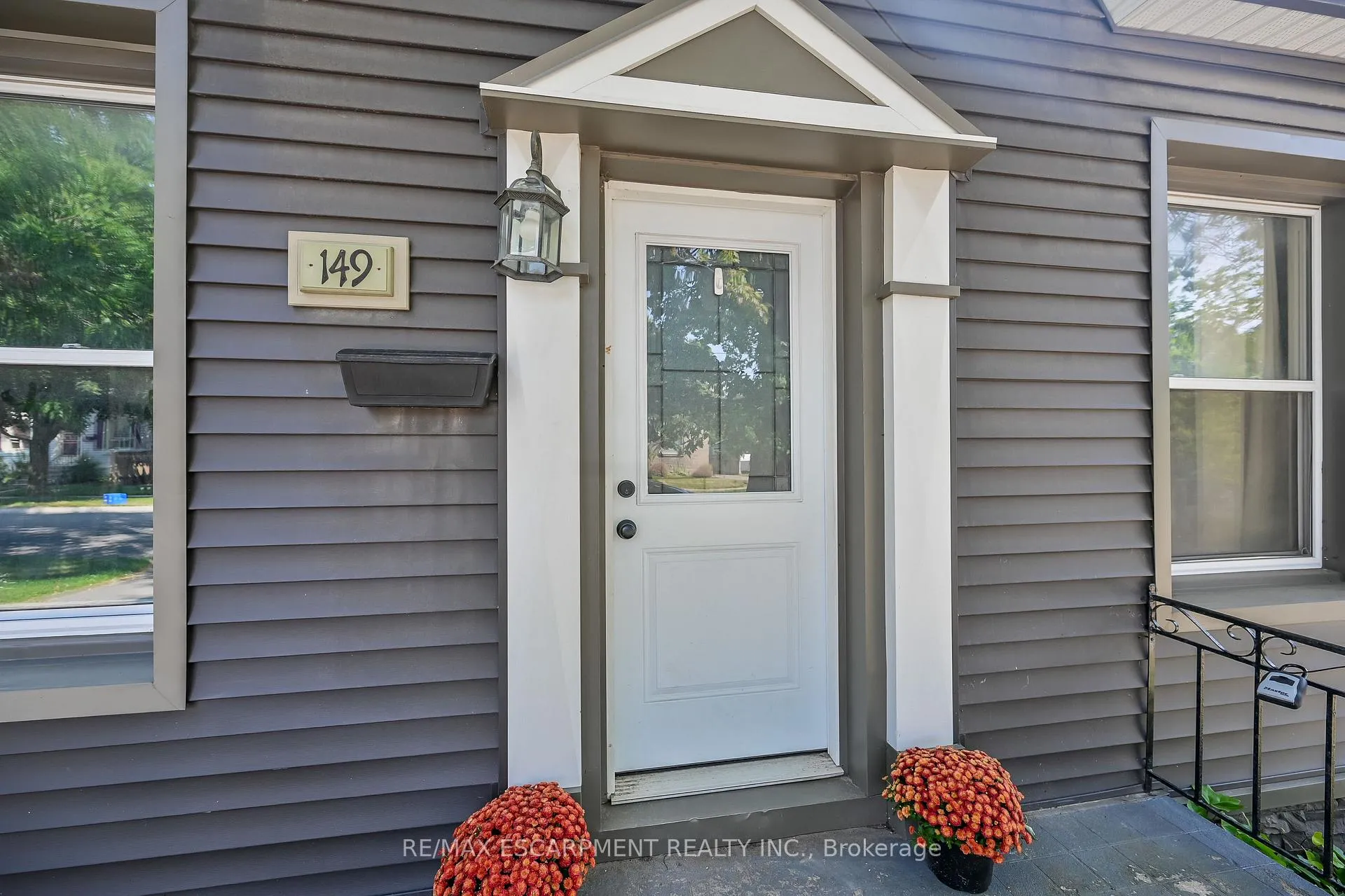Photo 3 of 149 Elgin Street, Brantford — HOMEH