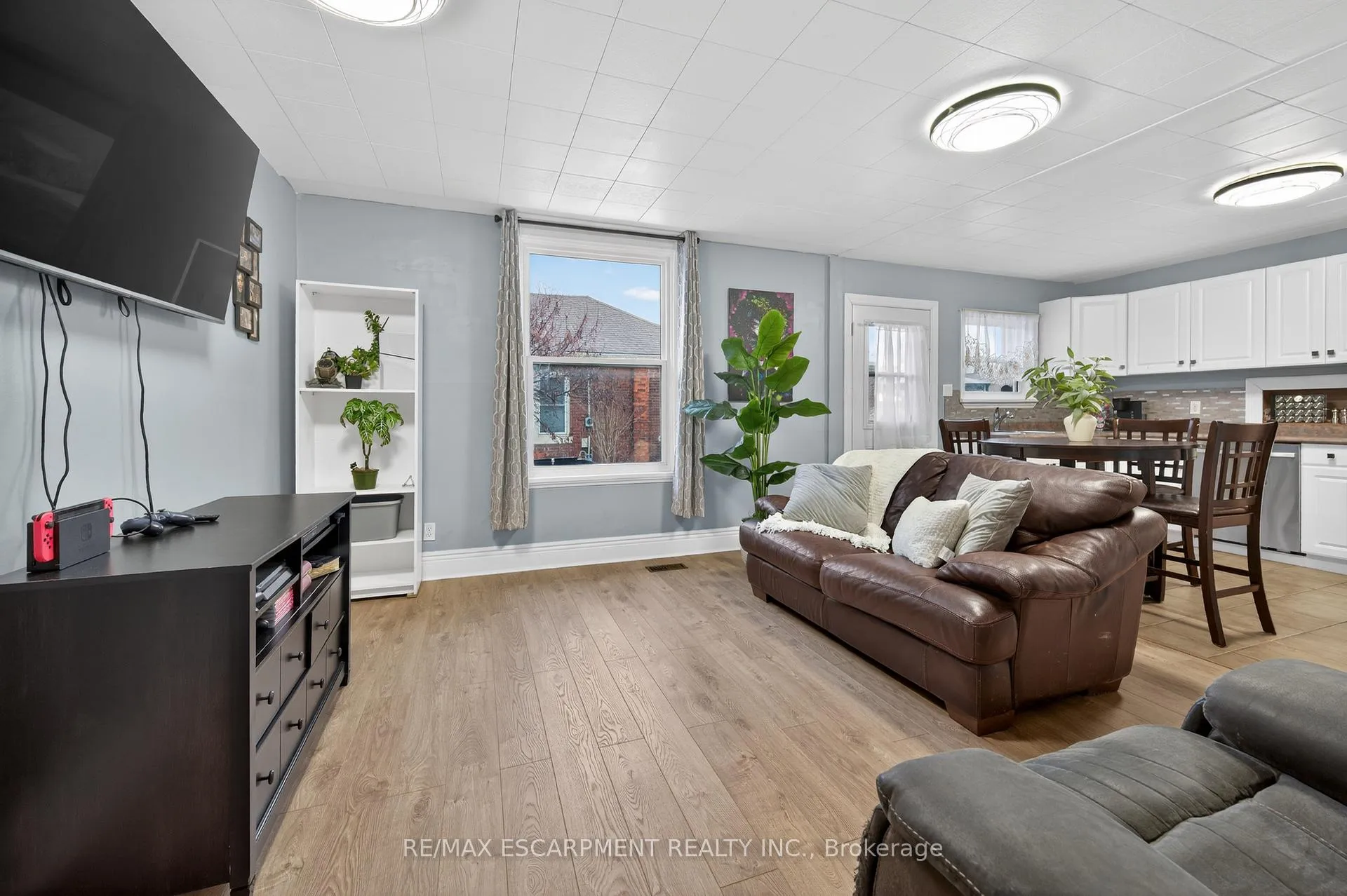 Photo 8 of 149 Elgin Street, Brantford — HOMEH