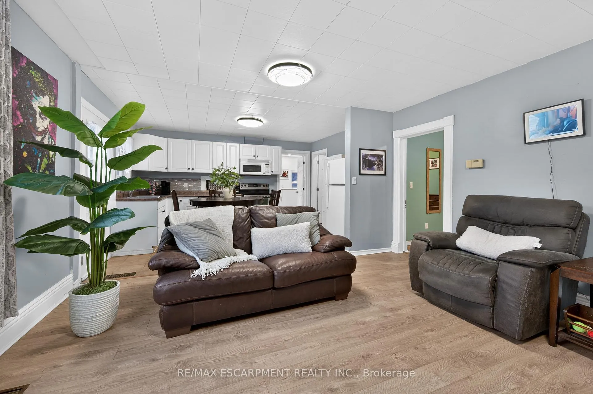 Photo 9 of 149 Elgin Street, Brantford — HOMEH