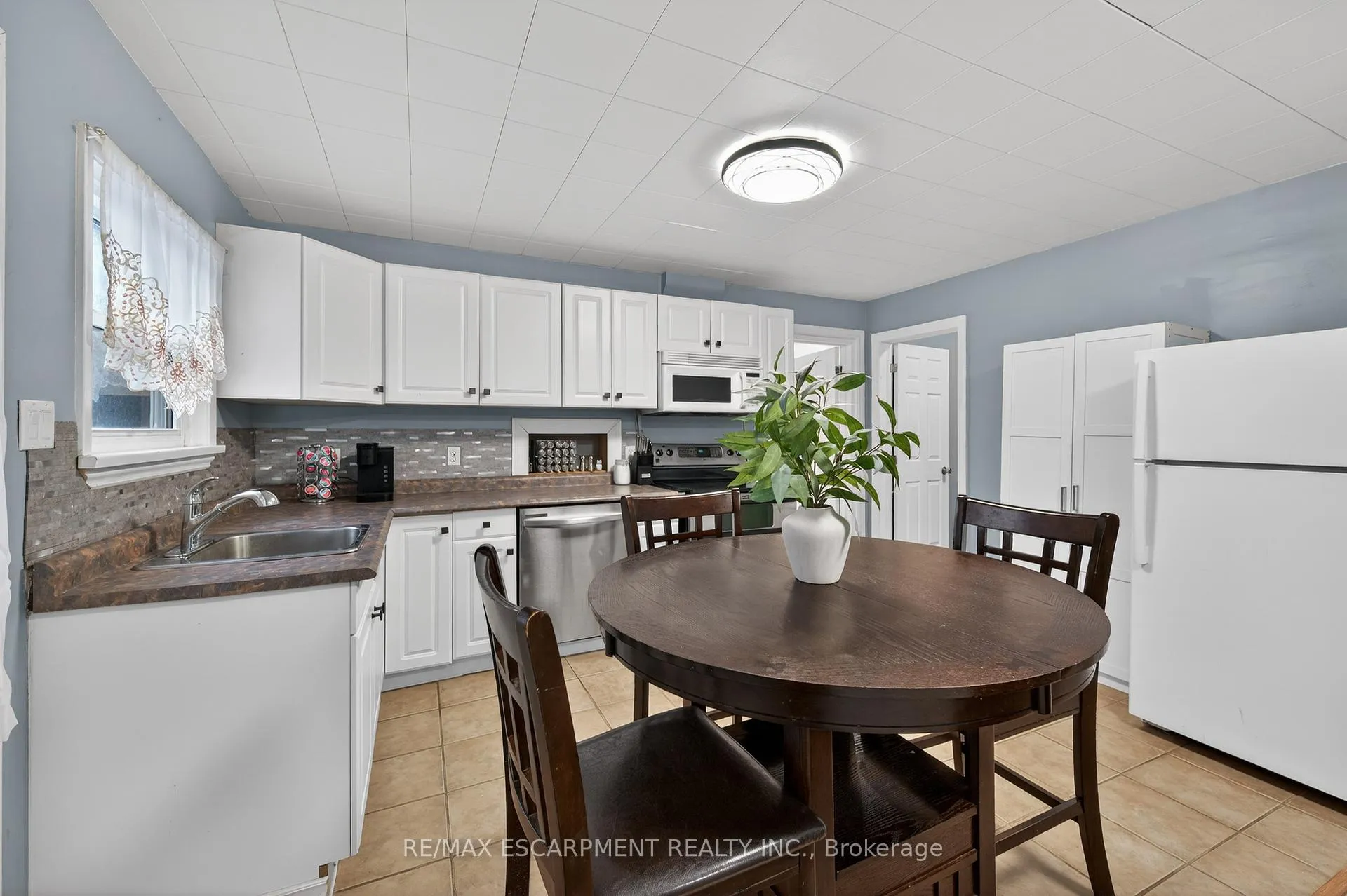 Photo 15 of 149 Elgin Street, Brantford — HOMEH