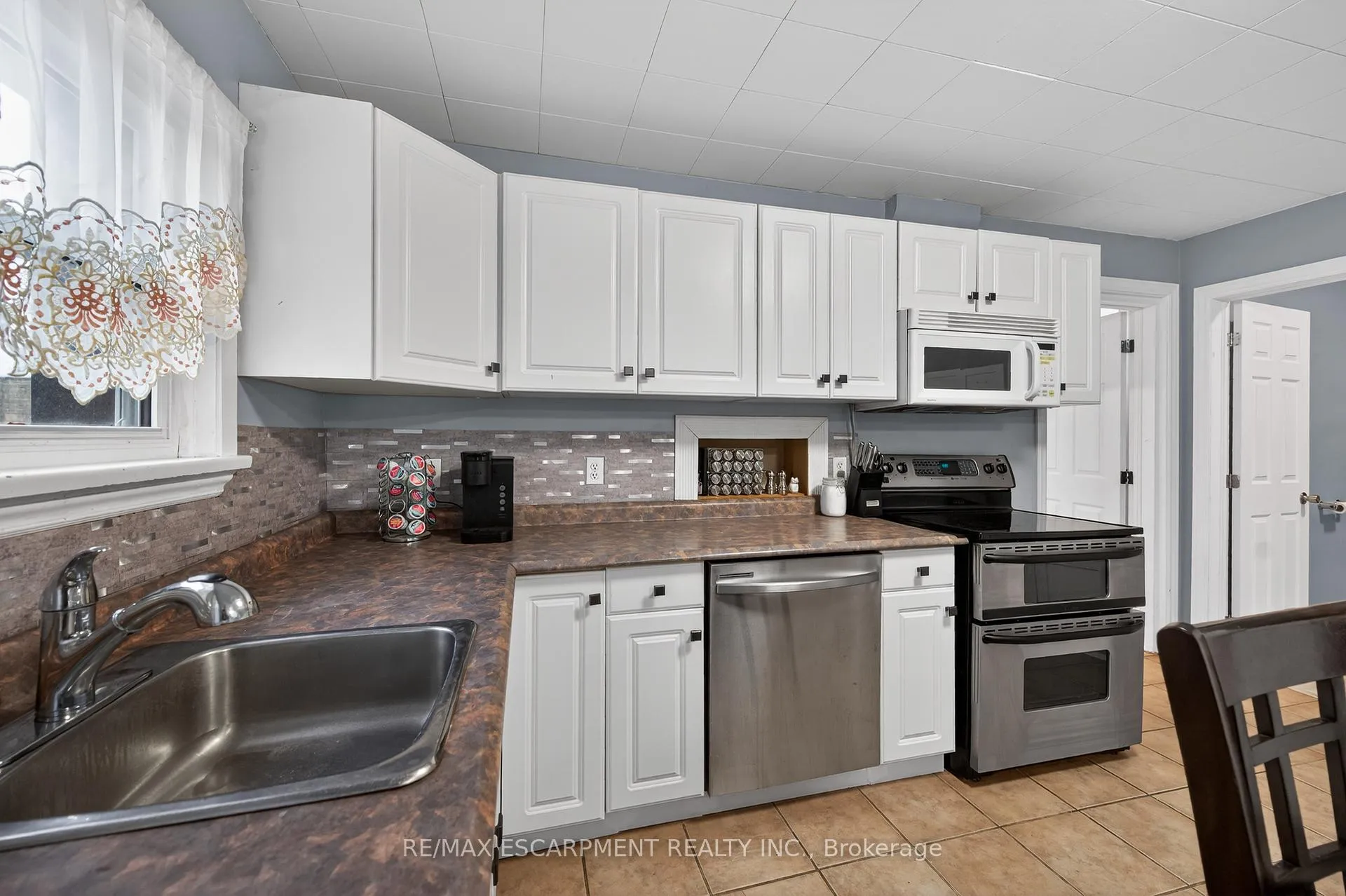 Photo 16 of 149 Elgin Street, Brantford — HOMEH