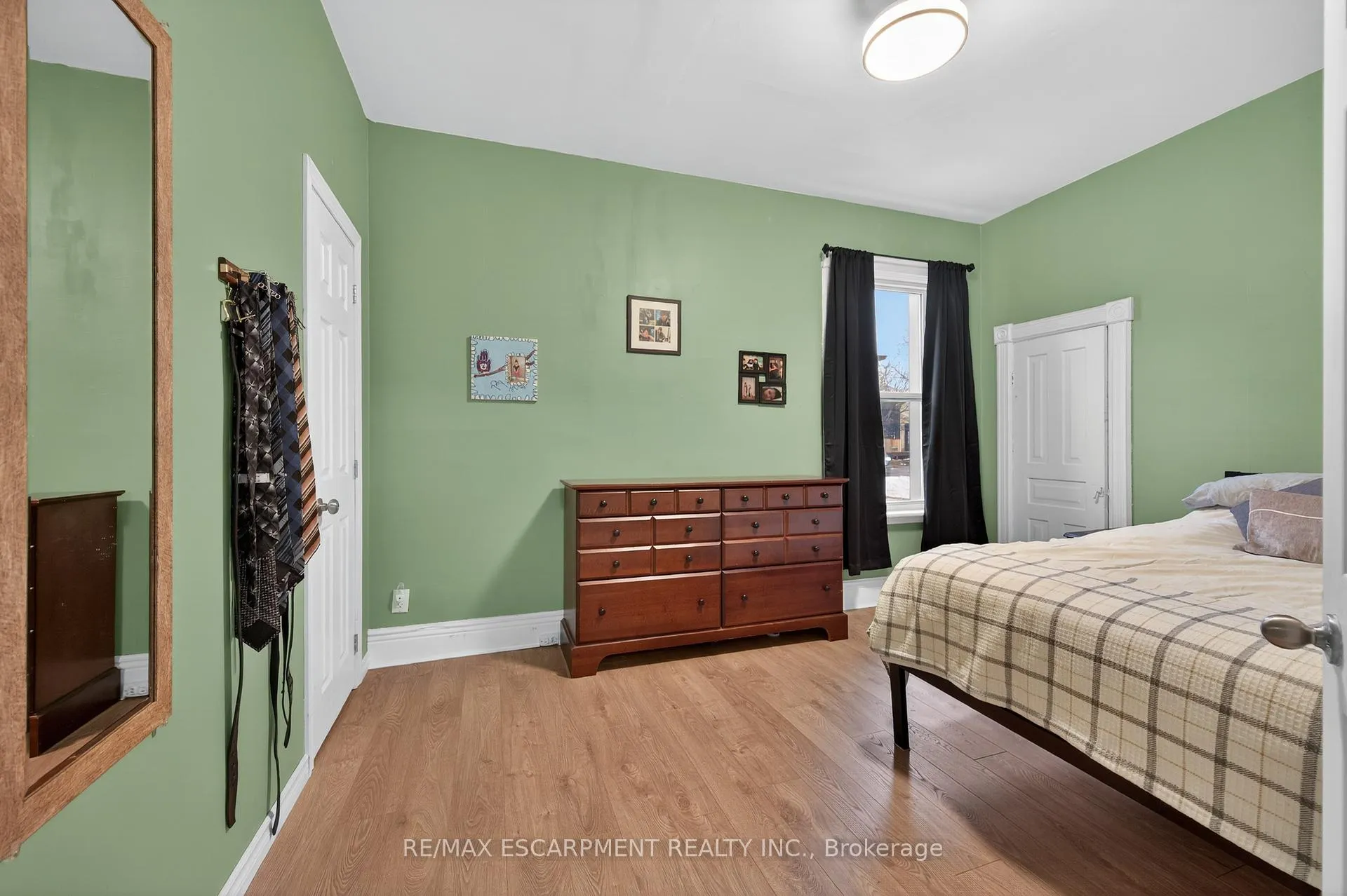 Photo 21 of 149 Elgin Street, Brantford — HOMEH