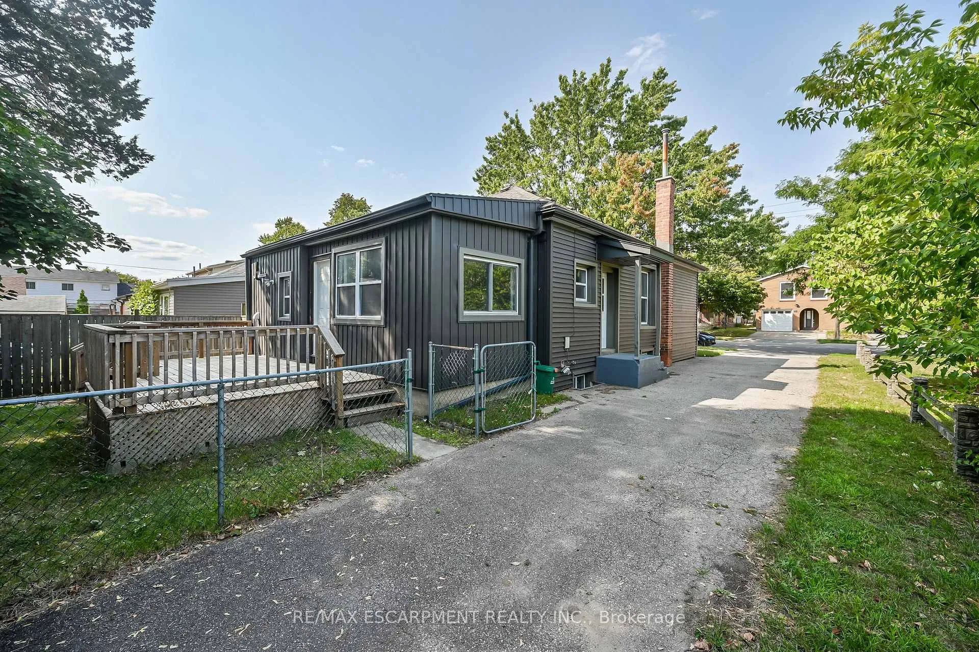 Photo 46 of 149 Elgin Street, Brantford — HOMEH