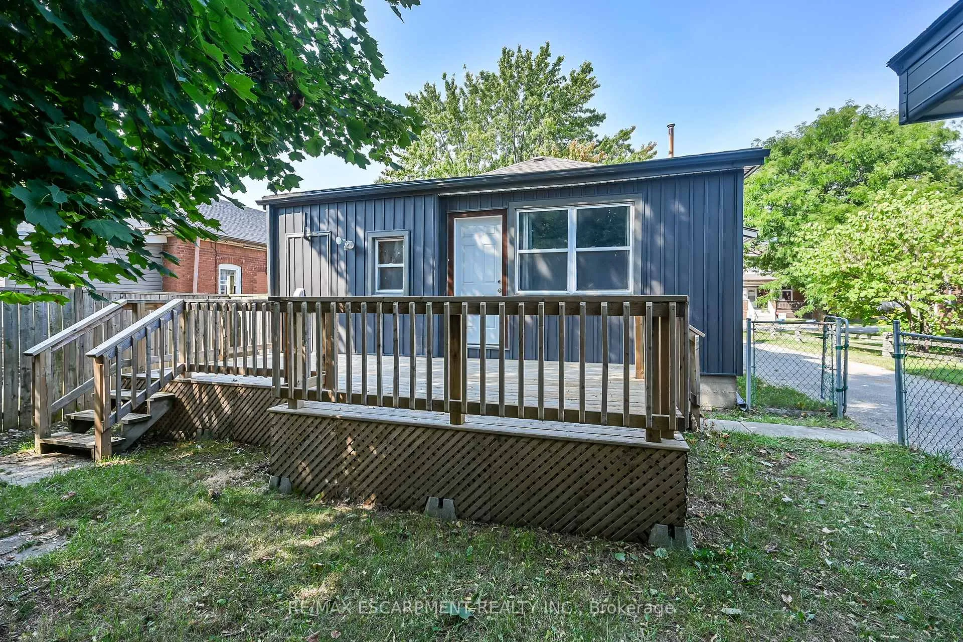 Photo 49 of 149 Elgin Street, Brantford — HOMEH