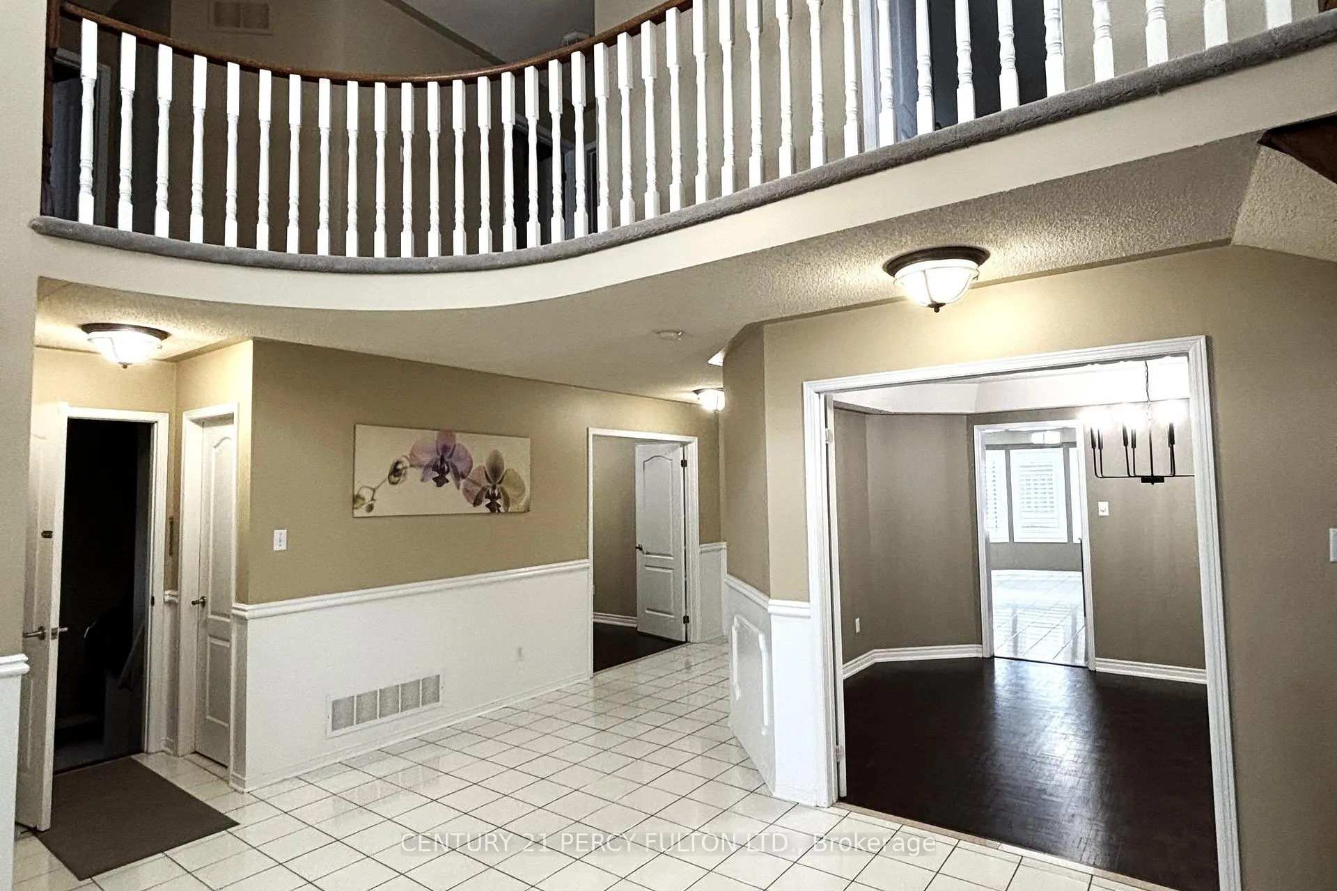 Photo 6 of 54 Cityview Circle, Barrie, Holly — HOMEH