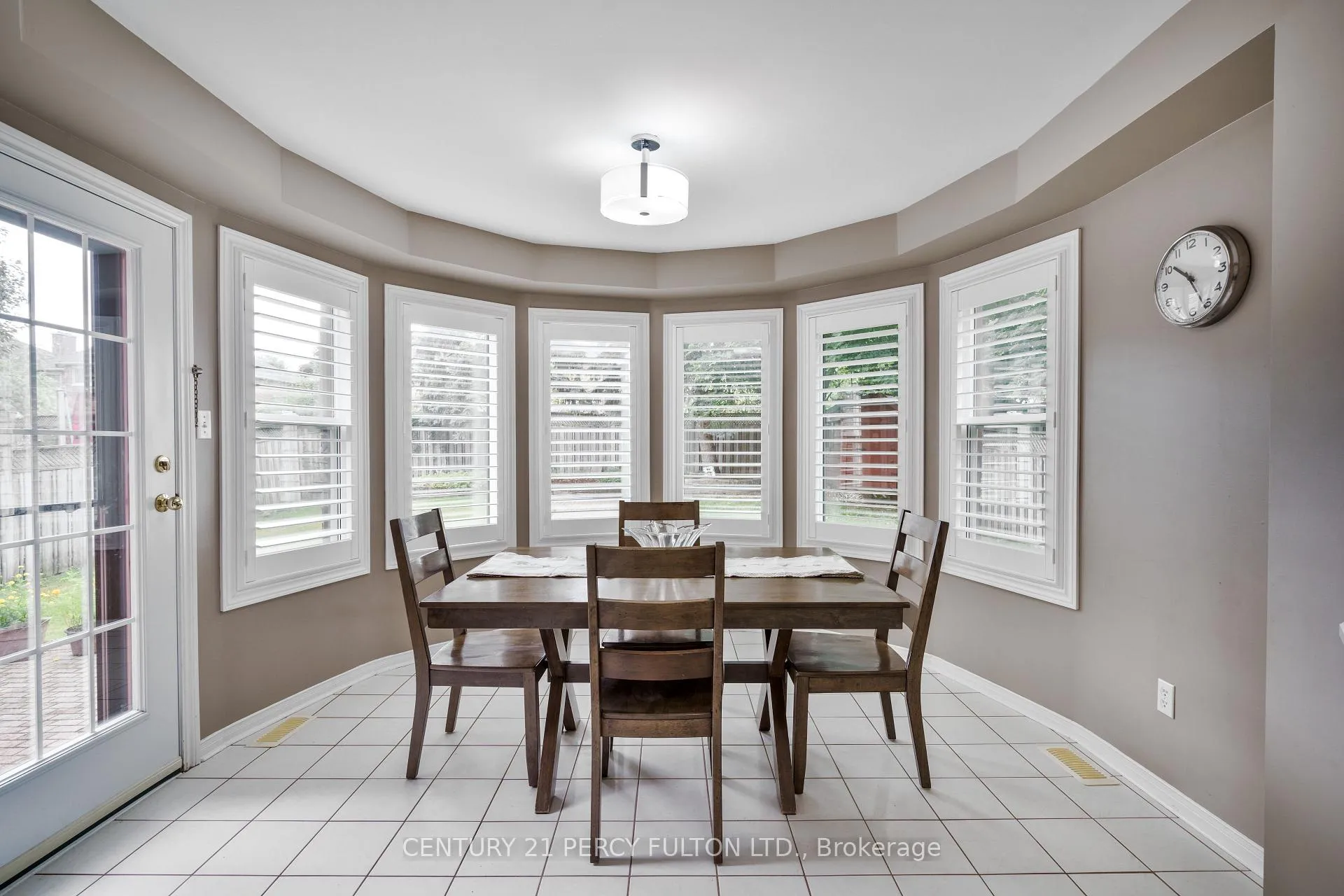 Photo 10 of 54 Cityview Circle, Barrie, Holly — HOMEH