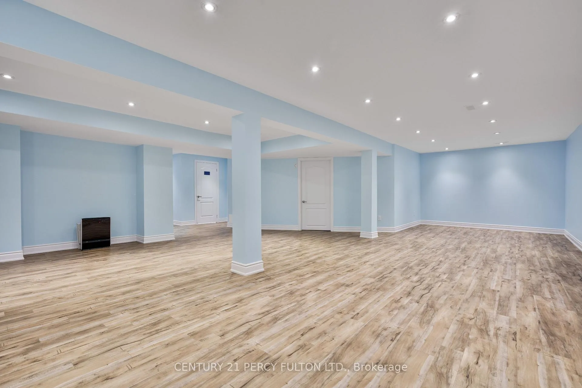 Photo 29 of 54 Cityview Circle, Barrie, Holly — HOMEH