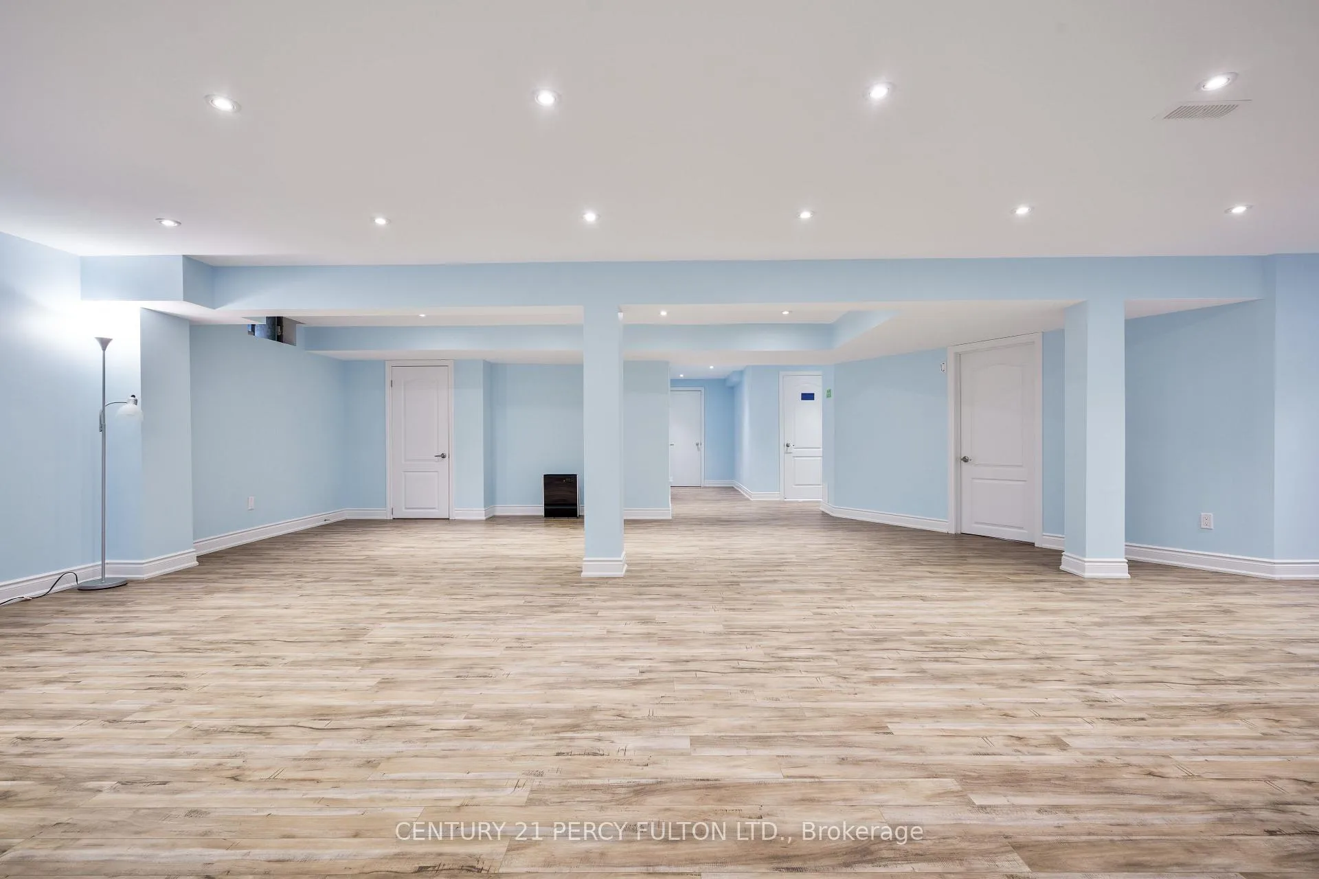 Photo 31 of 54 Cityview Circle, Barrie, Holly — HOMEH