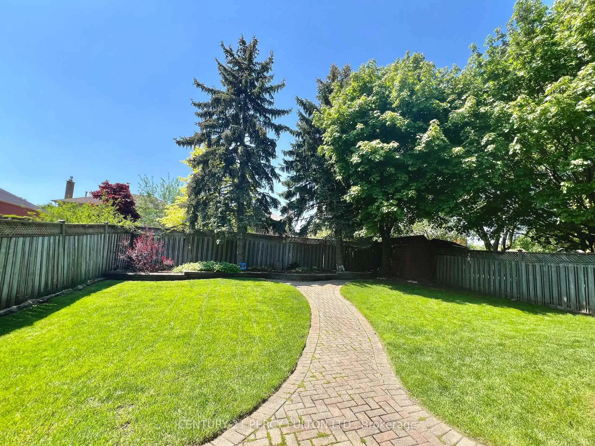 Photo 37 of 54 Cityview Circle, Barrie, Holly — HOMEH