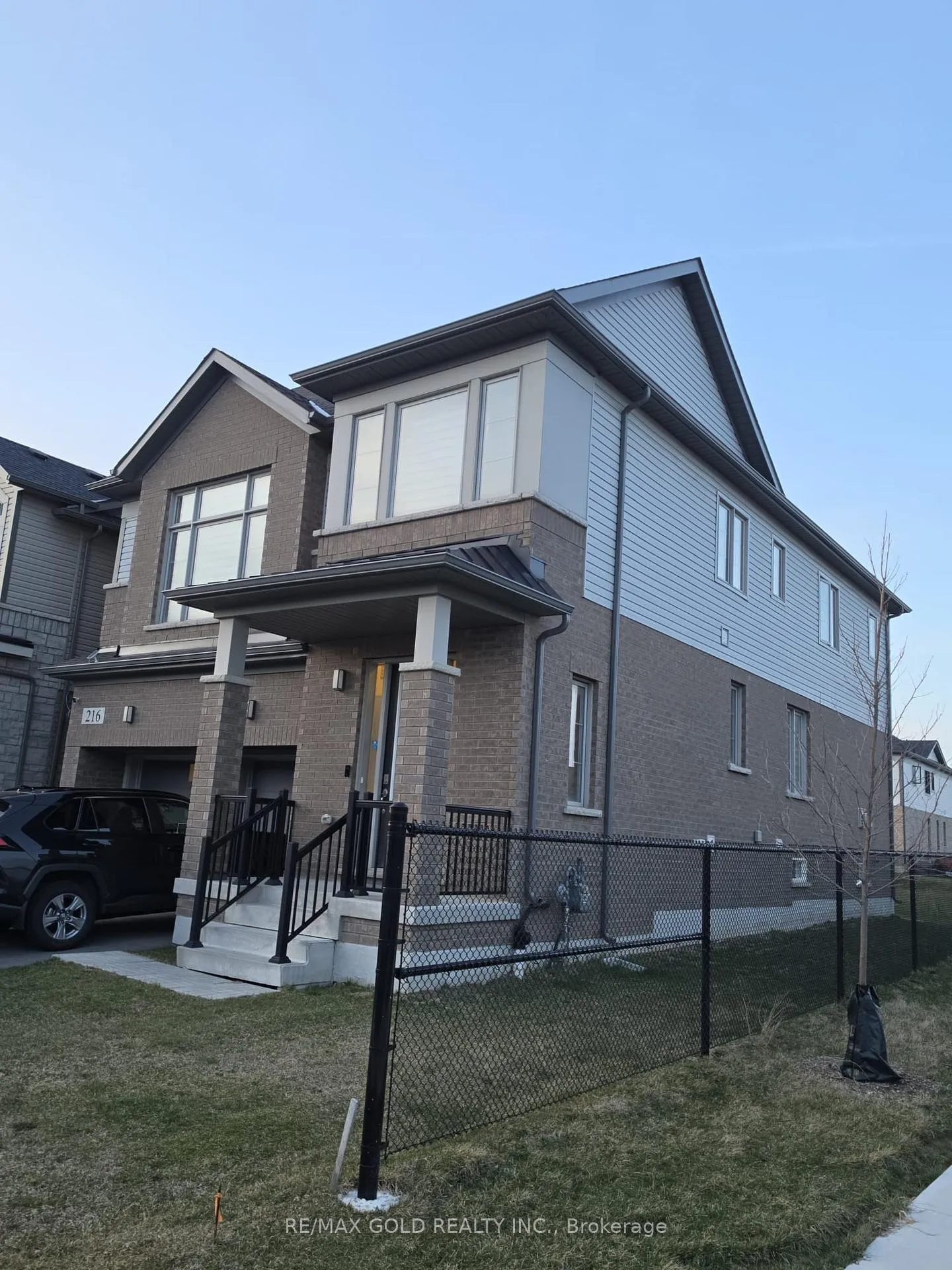 Photo 2 of 216 Provident Way, Hamilton, Mount Hope — HOMEH