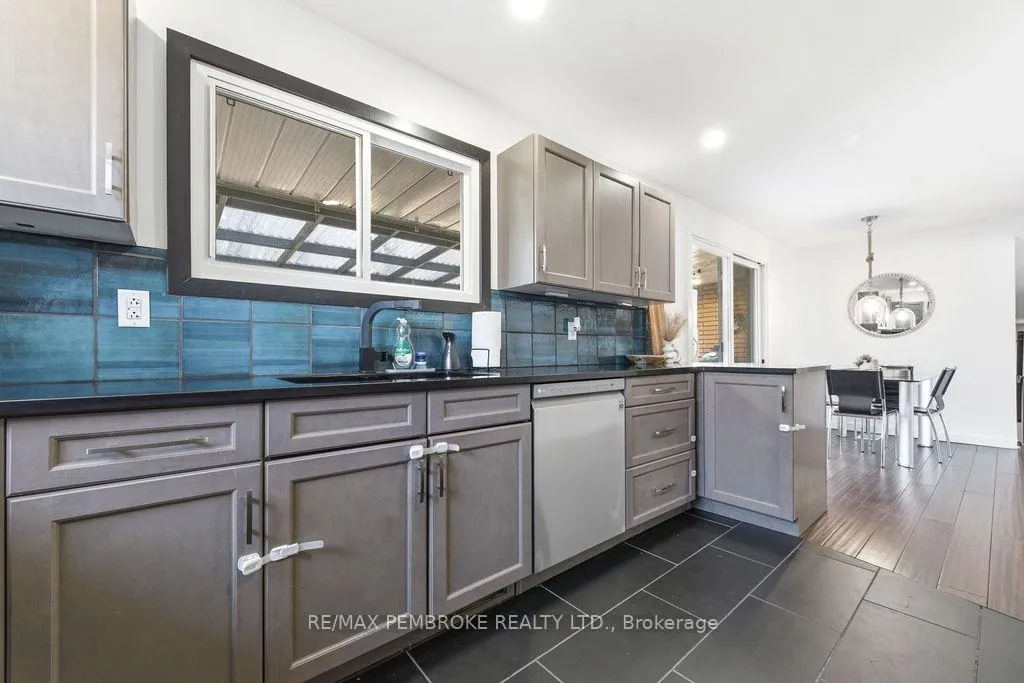 Photo 14 of 551 Laurentian Drive, Petawawa — HOMEH