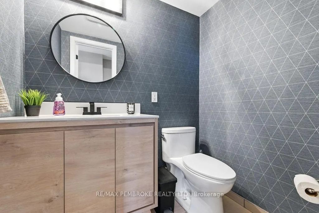 Photo 16 of 551 Laurentian Drive, Petawawa — HOMEH