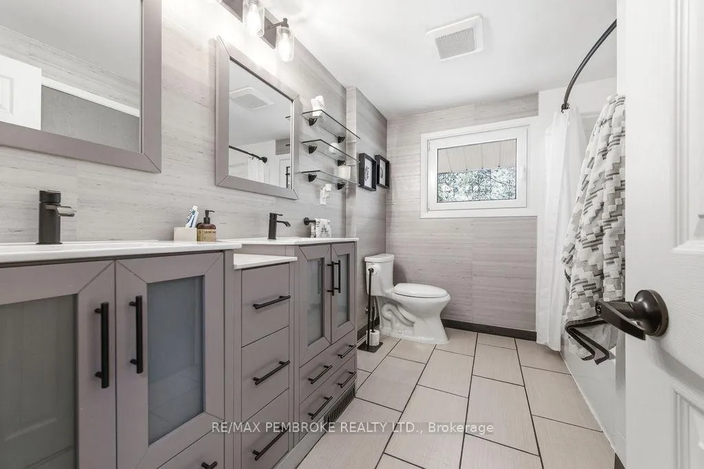 Photo 23 of 551 Laurentian Drive, Petawawa — HOMEH