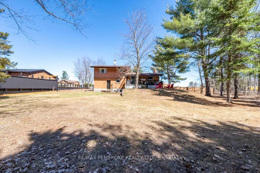 Photo 39 of 551 Laurentian Drive, Petawawa — HOMEH