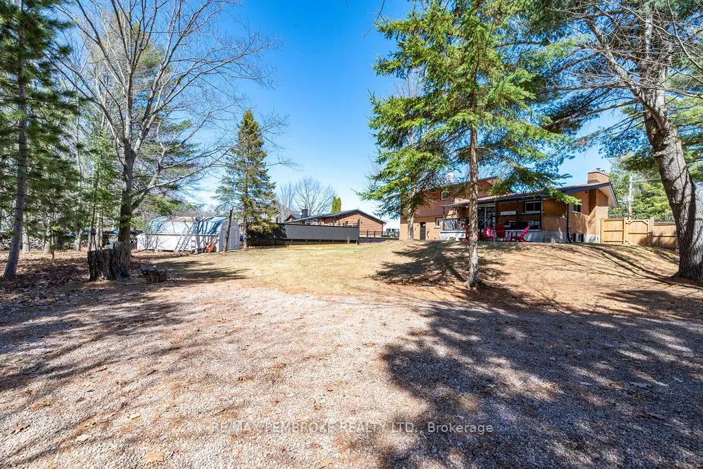 Photo 42 of 551 Laurentian Drive, Petawawa — HOMEH