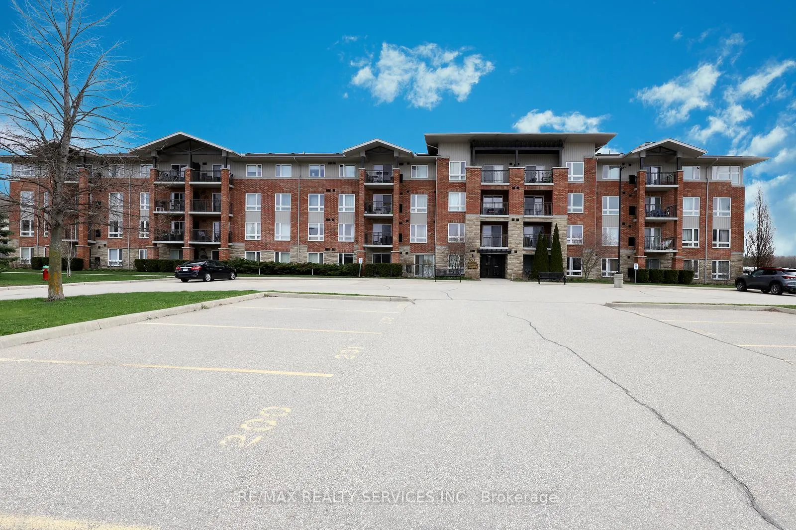 Photo 2 of Unit 301, 60 Lynnmore Street, Guelph, Pineridge/Westminster Woods — HOMEH