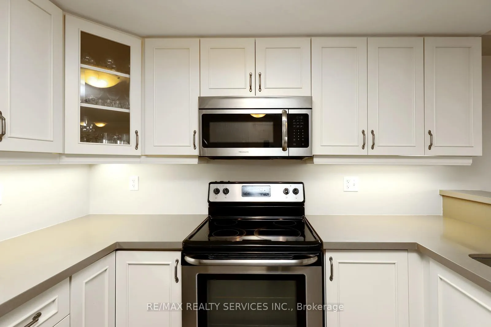 Photo 7 of Unit 301, 60 Lynnmore Street, Guelph, Pineridge/Westminster Woods — HOMEH