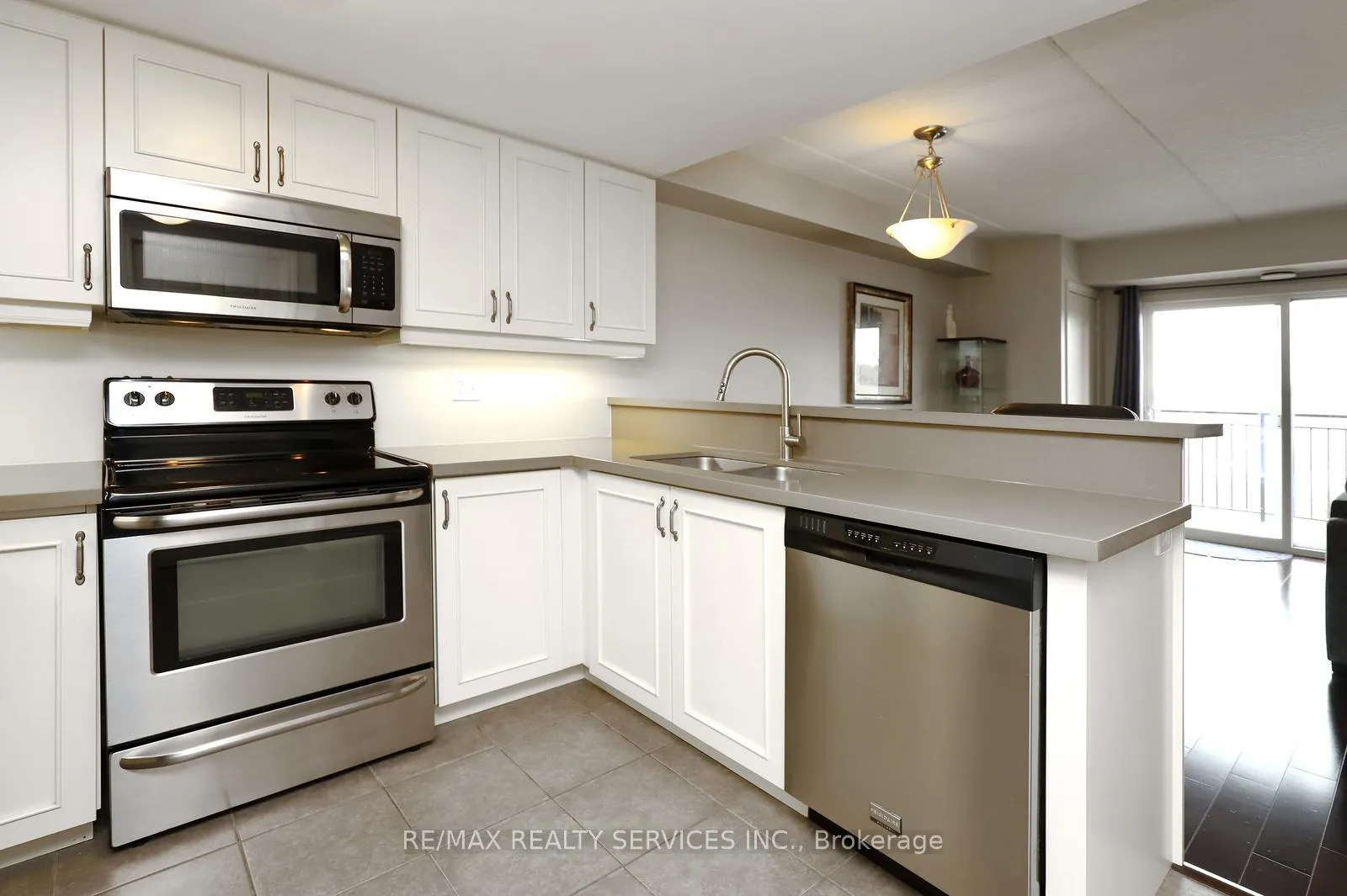 Photo 8 of Unit 301, 60 Lynnmore Street, Guelph, Pineridge/Westminster Woods — HOMEH