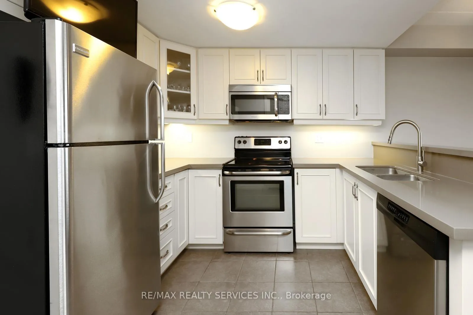 Photo 9 of Unit 301, 60 Lynnmore Street, Guelph, Pineridge/Westminster Woods — HOMEH