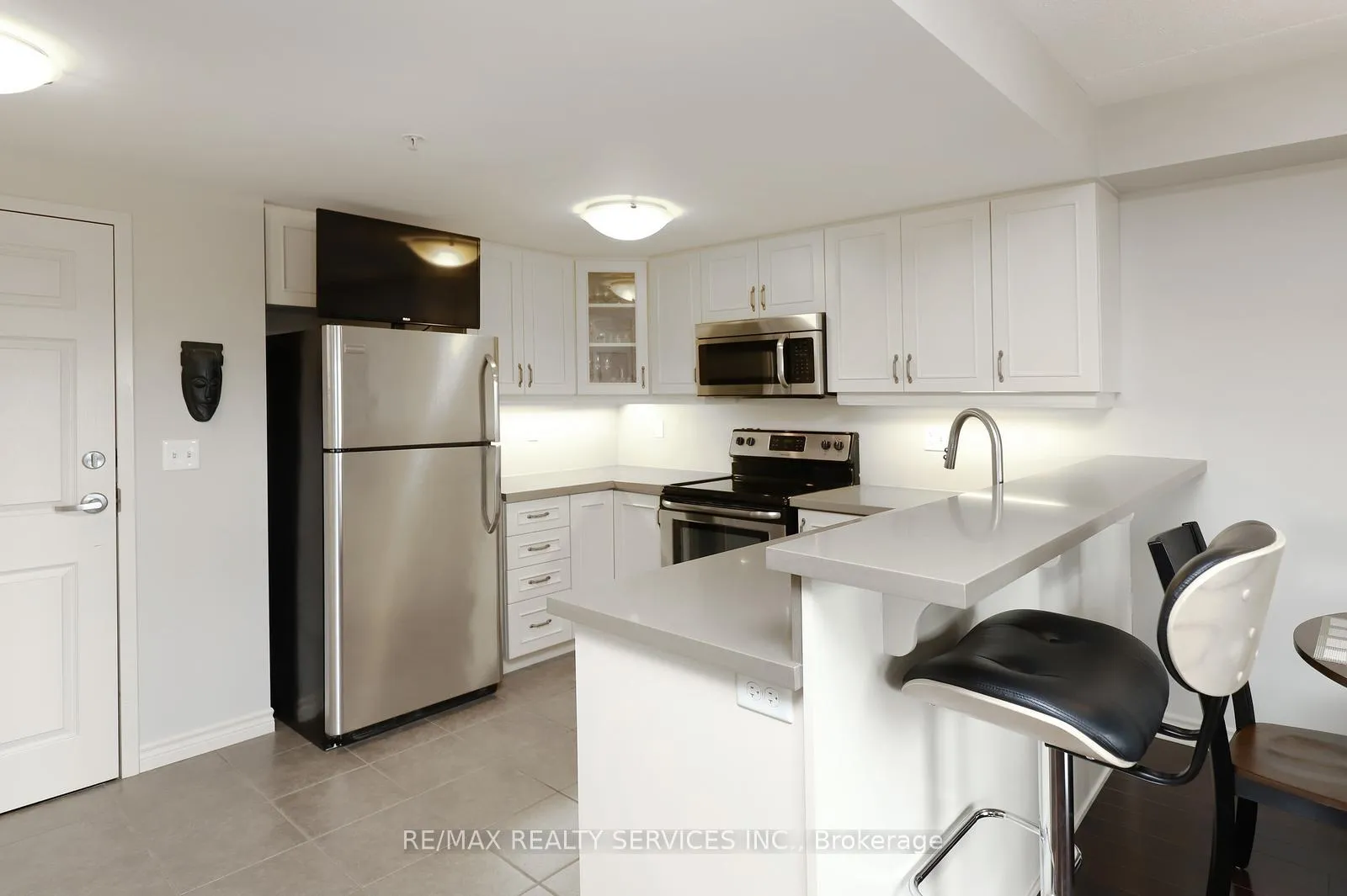 Photo 10 of Unit 301, 60 Lynnmore Street, Guelph, Pineridge/Westminster Woods — HOMEH