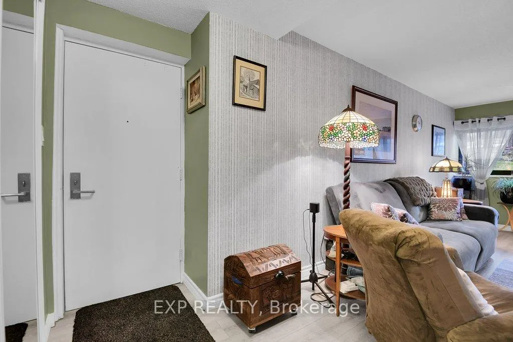 Photo 8 of Unit 304, 109 King Street E, Brockville — HOMEH