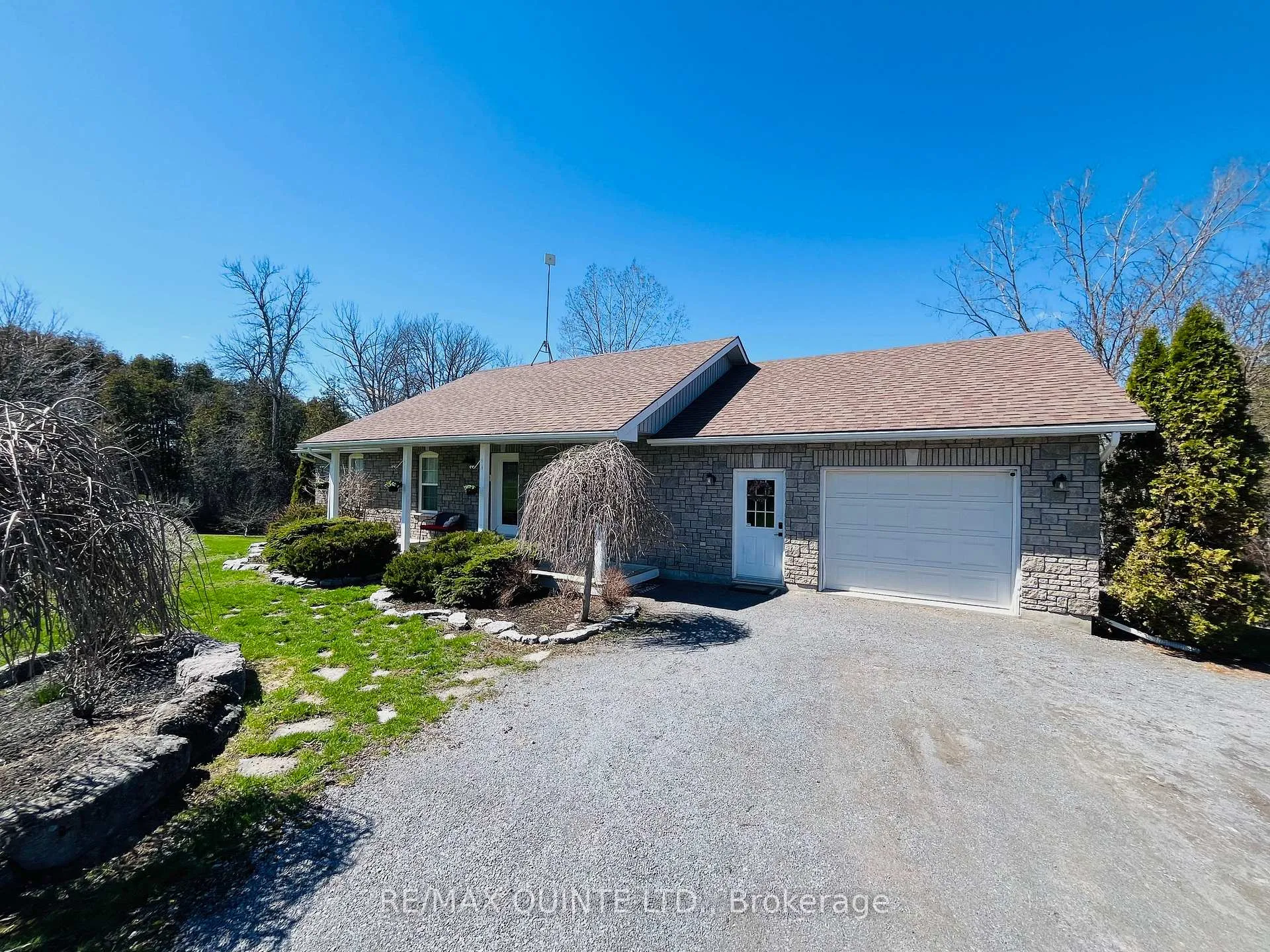 Photo 5 of 847 Thrasher Road, Belleville, Thurlow Ward — HOMEH