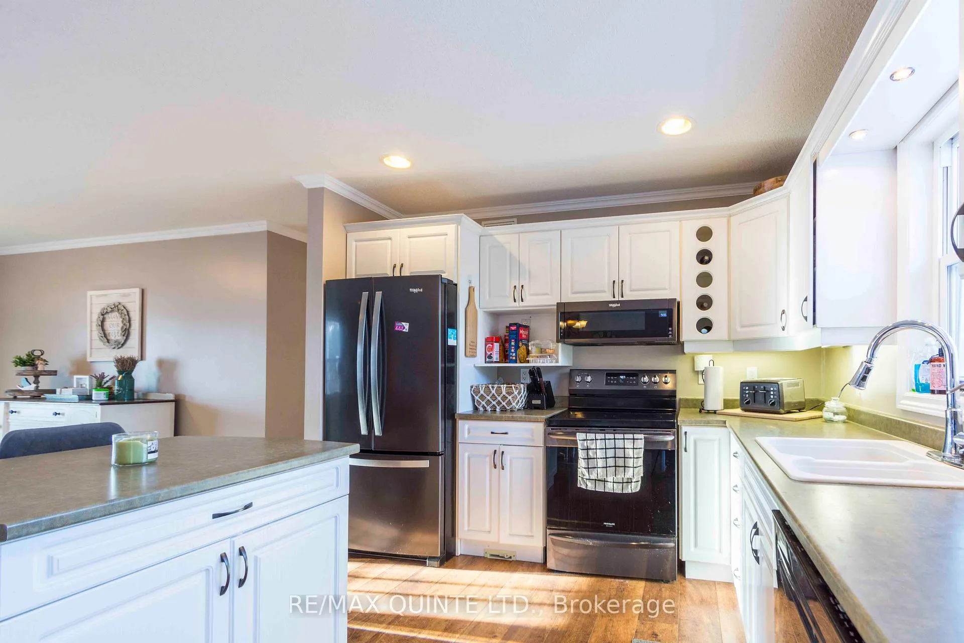 Photo 17 of 847 Thrasher Road, Belleville, Thurlow Ward — HOMEH