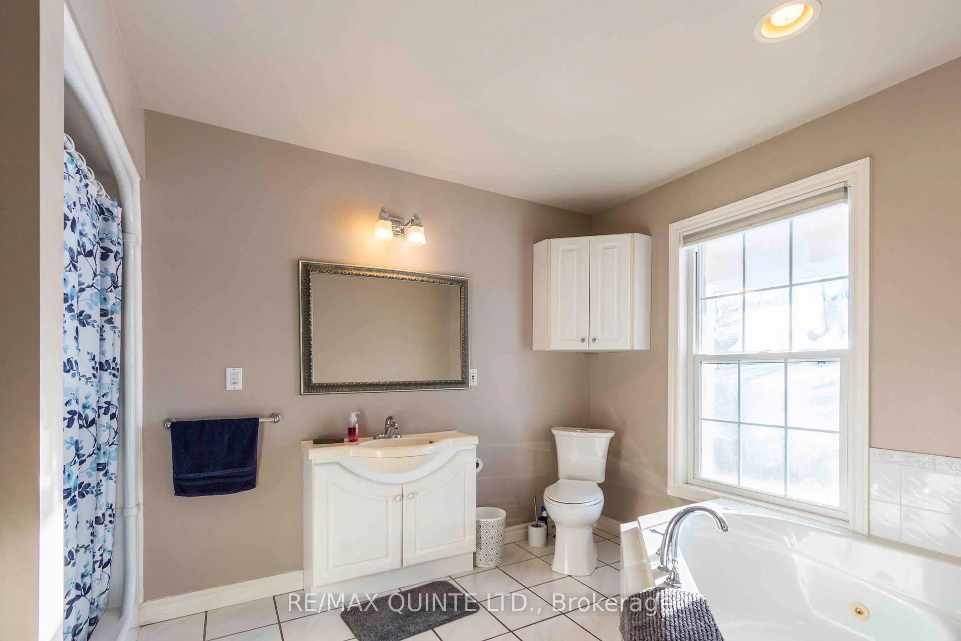 Photo 25 of 847 Thrasher Road, Belleville, Thurlow Ward — HOMEH