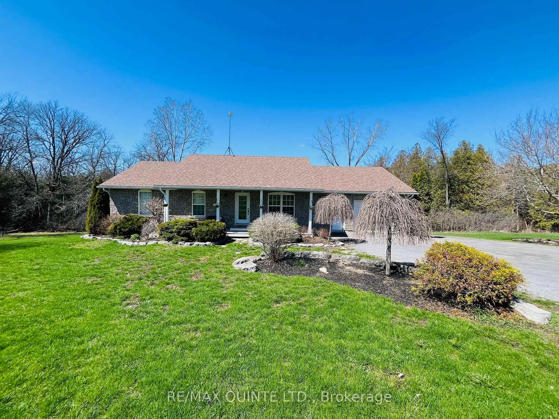 Photo 35 of 847 Thrasher Road, Belleville, Thurlow Ward — HOMEH