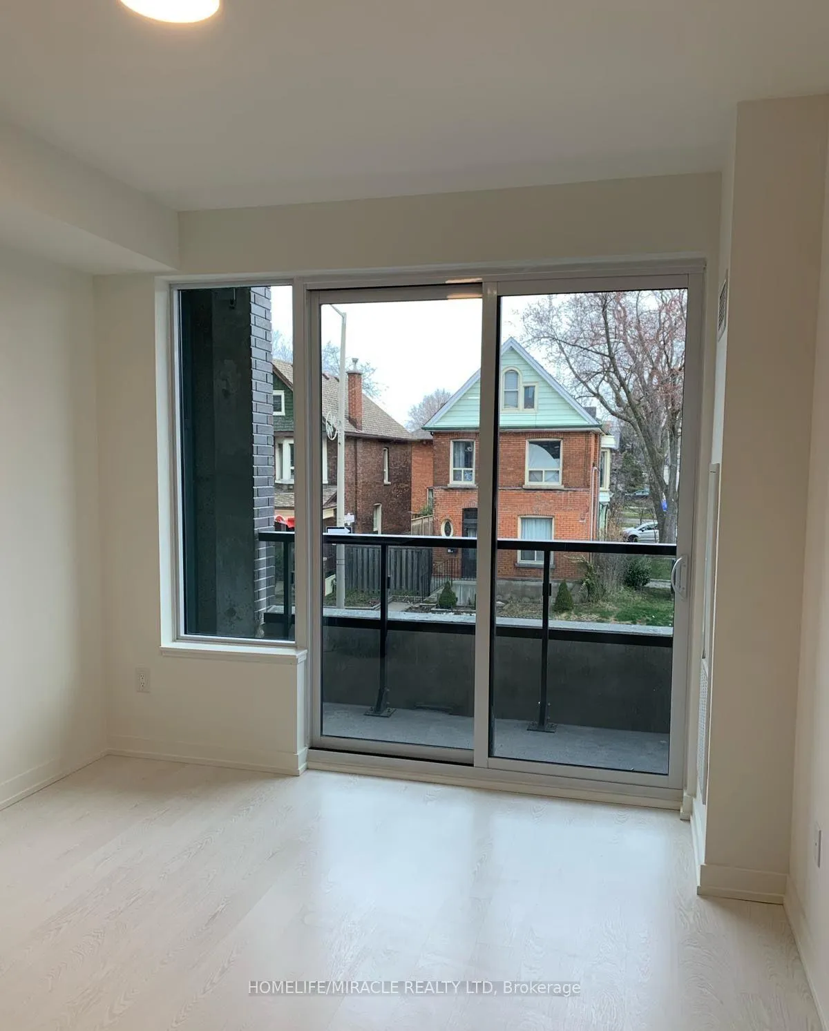Photo 5 of Unit 207, 415 Main Street W, Hamilton, Kirkendall — HOMEH