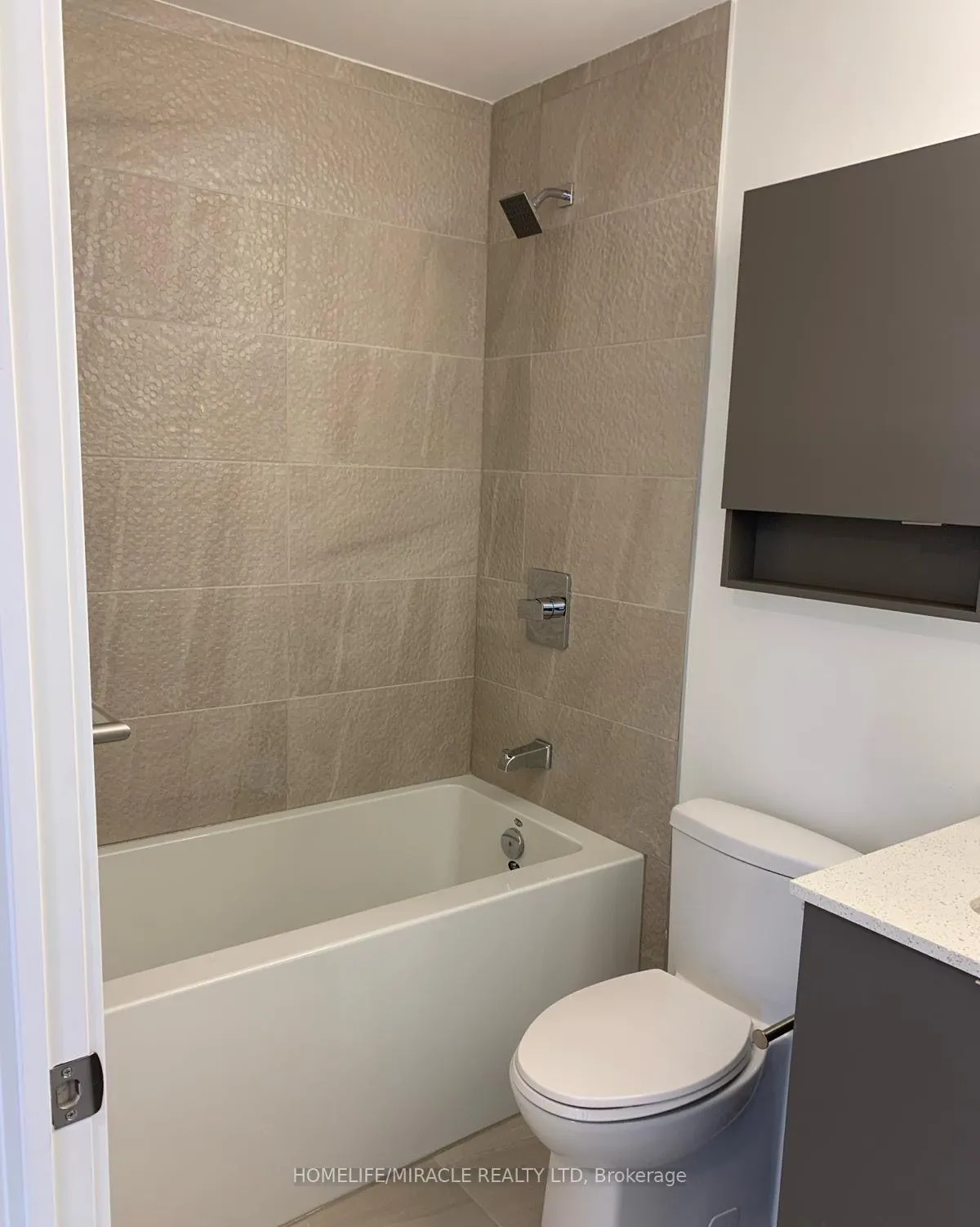 Photo 6 of Unit 207, 415 Main Street W, Hamilton, Kirkendall — HOMEH