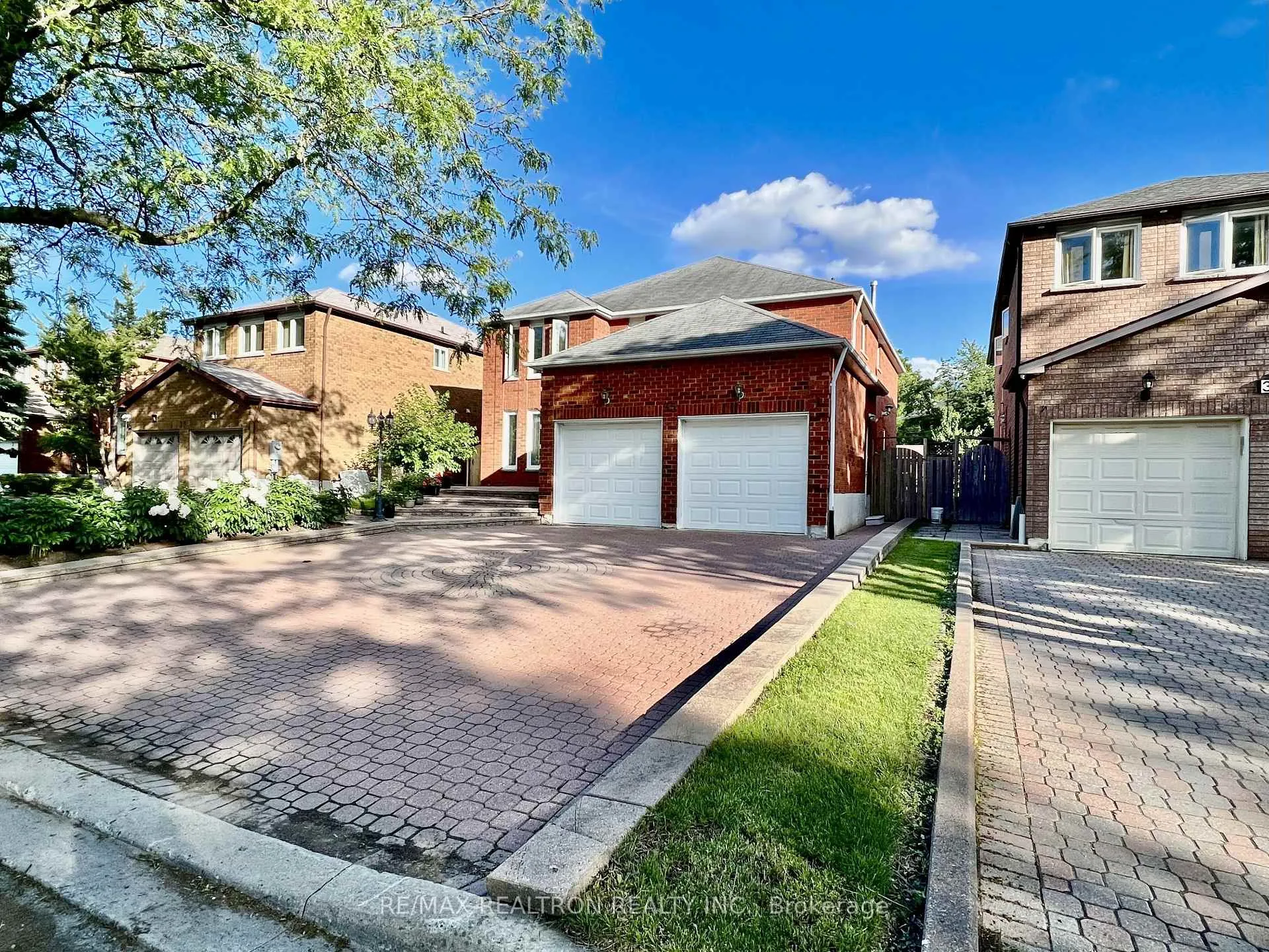 Photo 2 of Unit Basement, 35 Soho Crescent, Markham, Markville — HOMEH