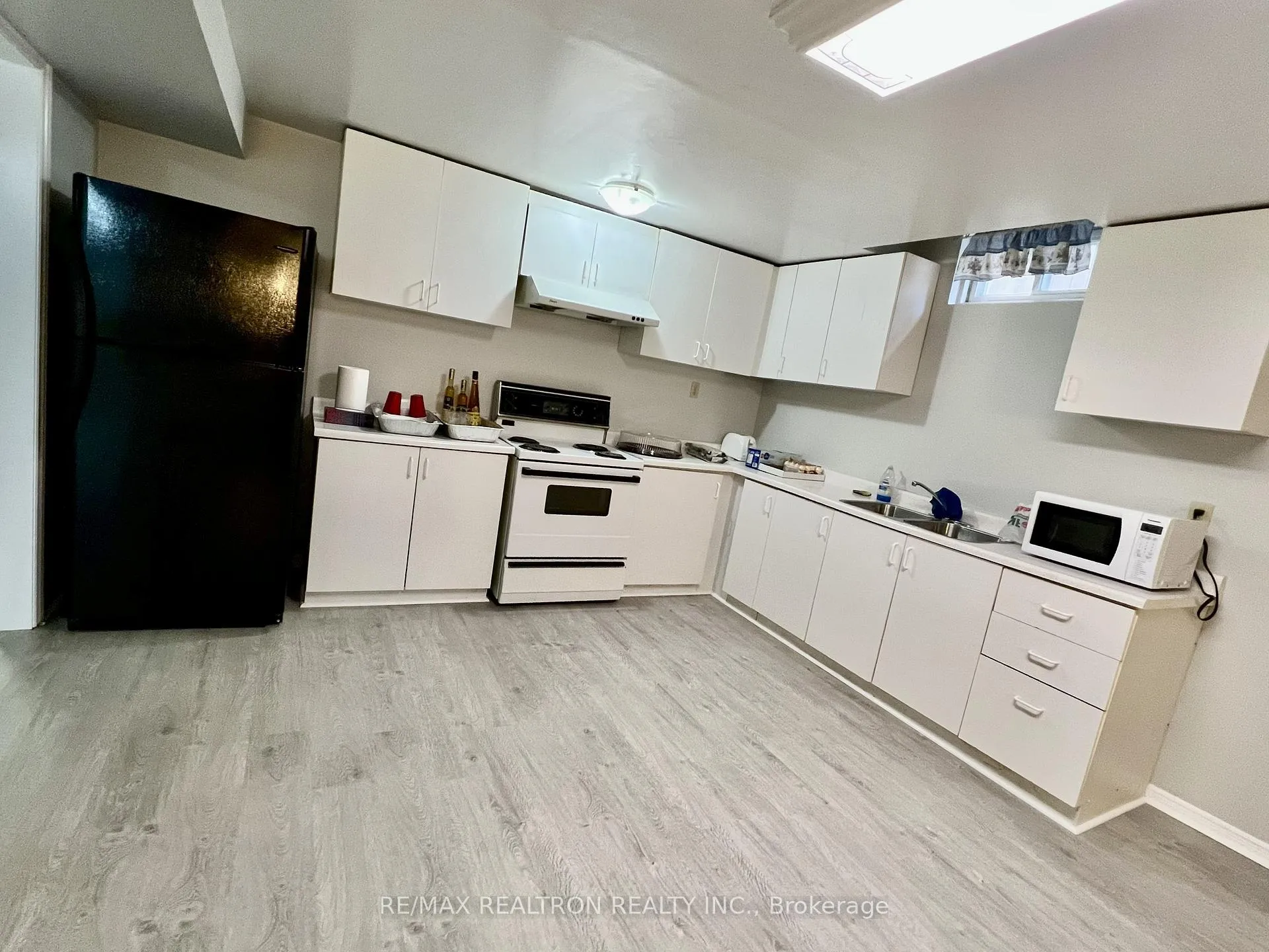 Photo 7 of Unit Basement, 35 Soho Crescent, Markham, Markville — HOMEH