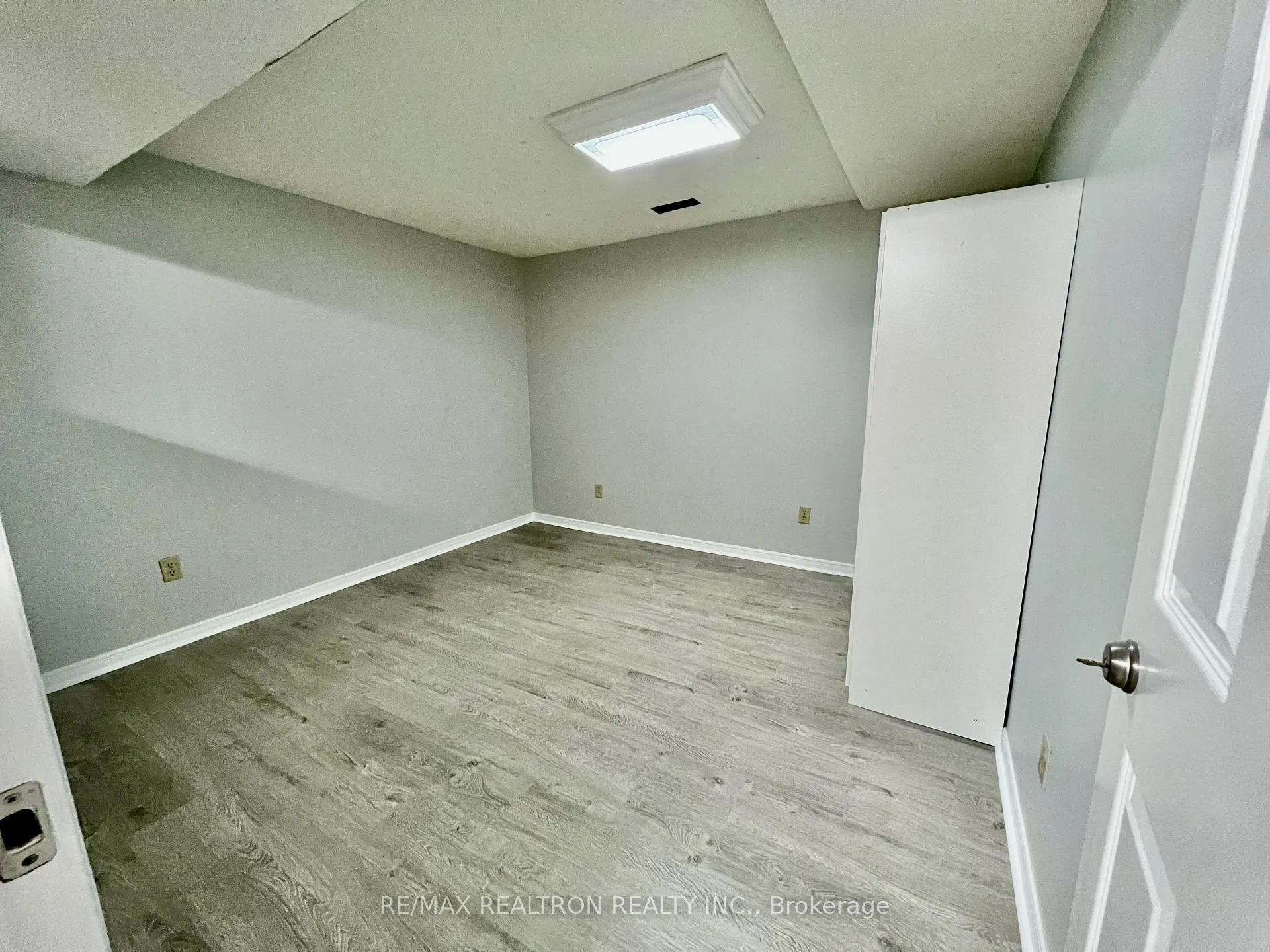 Photo 10 of Unit Basement, 35 Soho Crescent, Markham, Markville — HOMEH