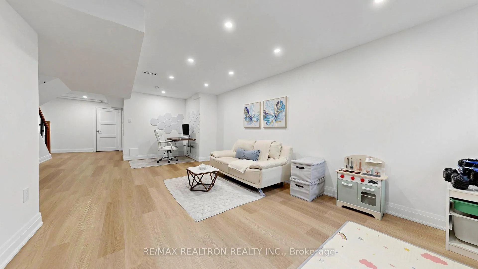 Photo 29 of 52 Gauguin Avenue, Vaughan, Patterson — HOMEH