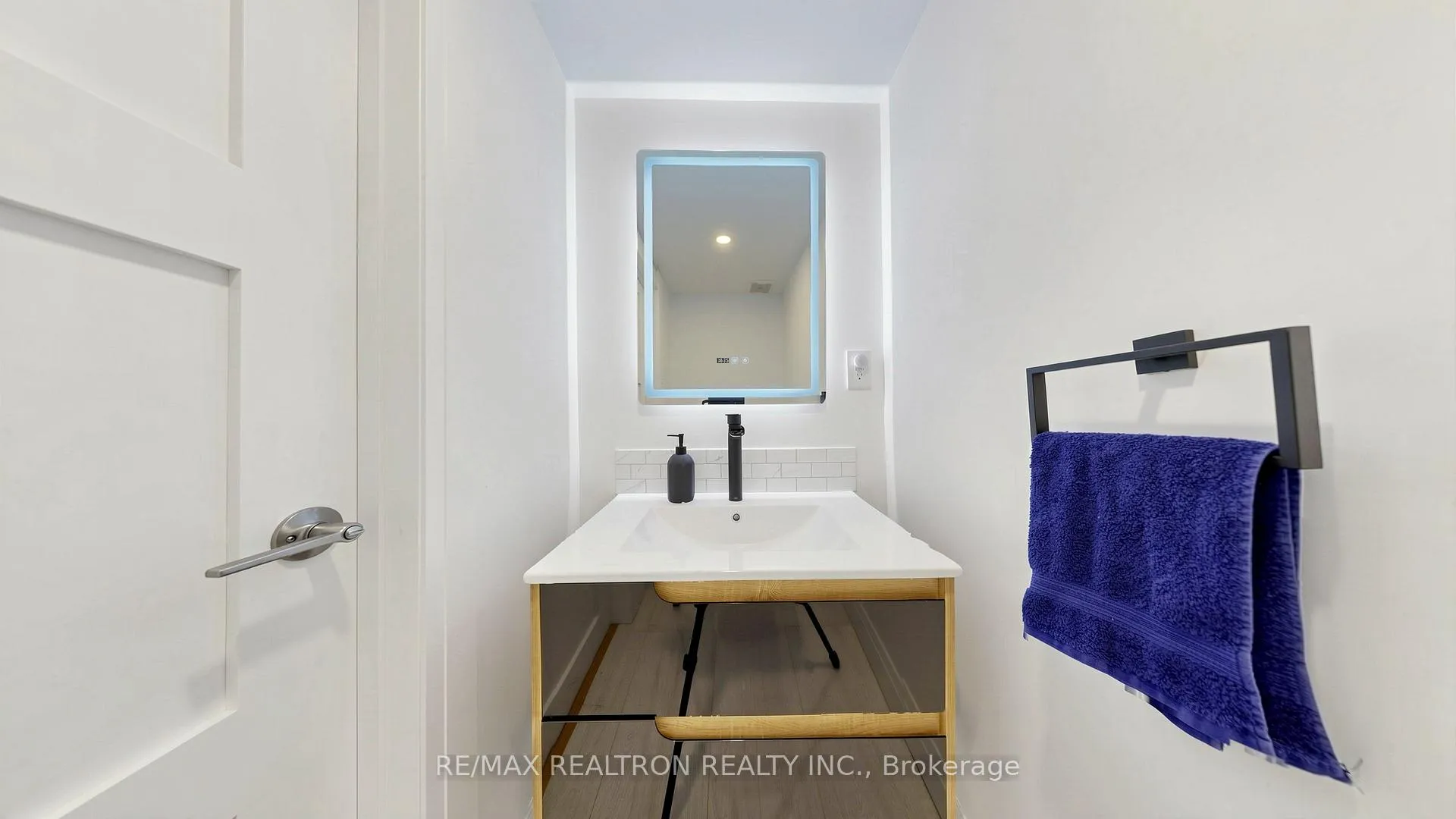Photo 34 of 52 Gauguin Avenue, Vaughan, Patterson — HOMEH