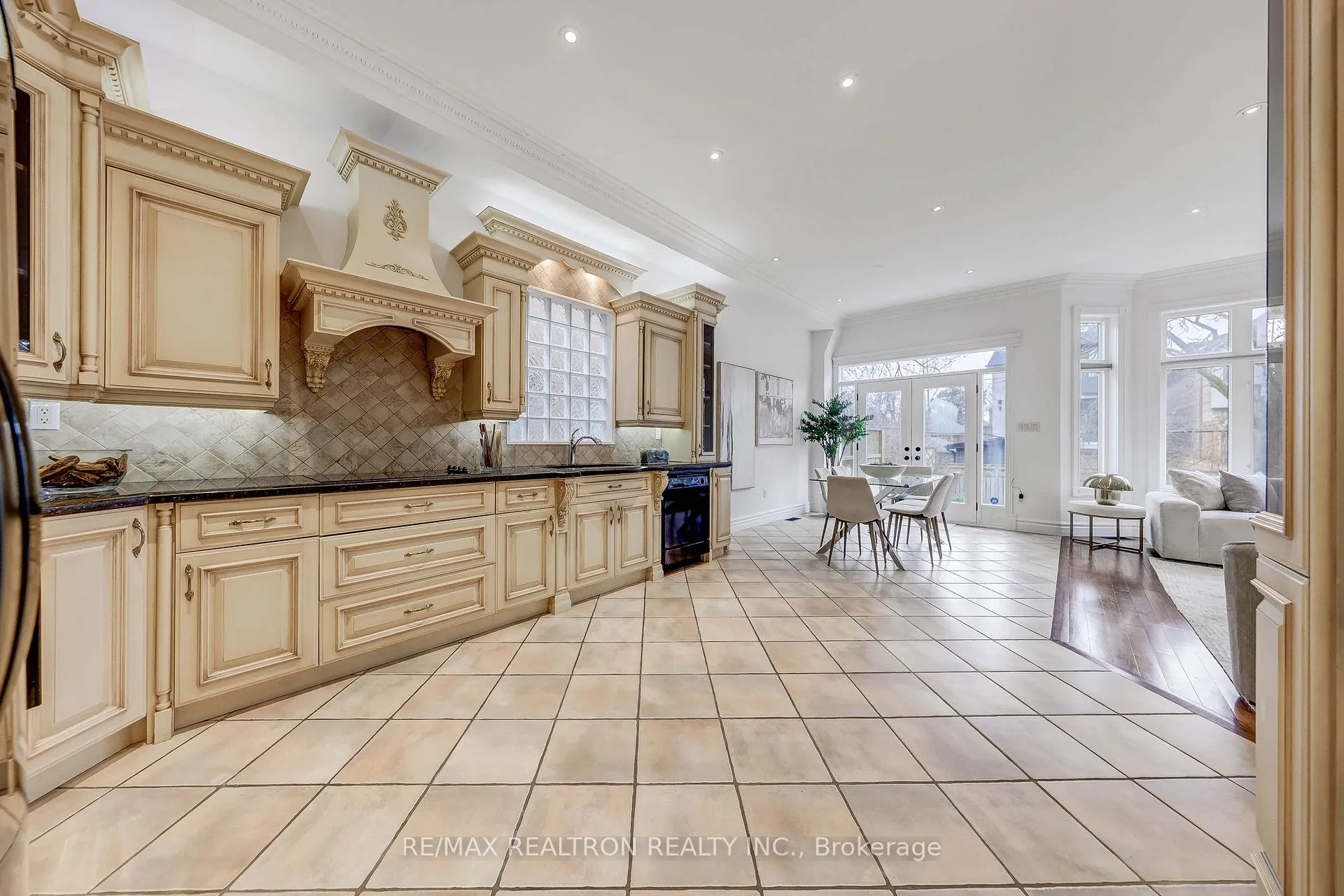 Photo 8 of 47 Haddington Avenue, Toronto, Bedford Park-Nortown — HOMEH