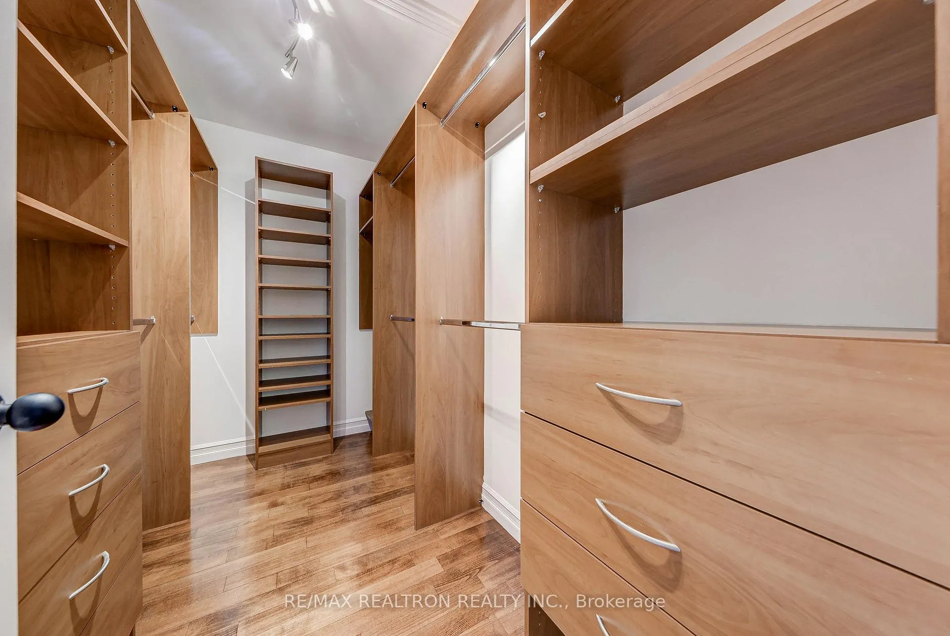 Photo 16 of 47 Haddington Avenue, Toronto, Bedford Park-Nortown — HOMEH