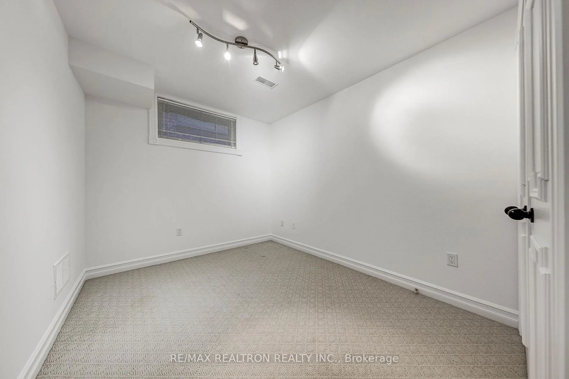 Photo 22 of 47 Haddington Avenue, Toronto, Bedford Park-Nortown — HOMEH