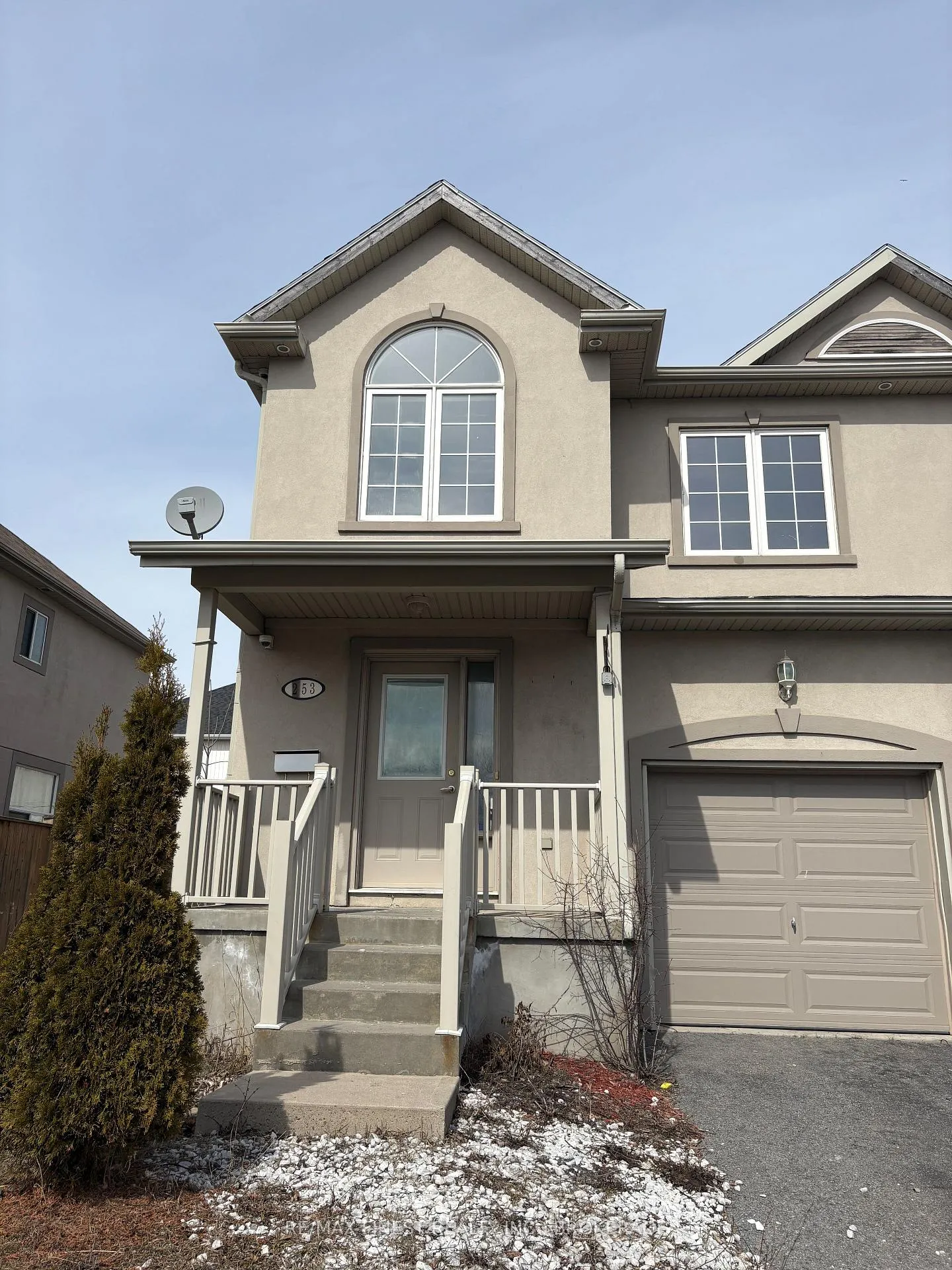 Photo 1 of 253 Conacher Drive, Kingston, Rideau — HOMEH