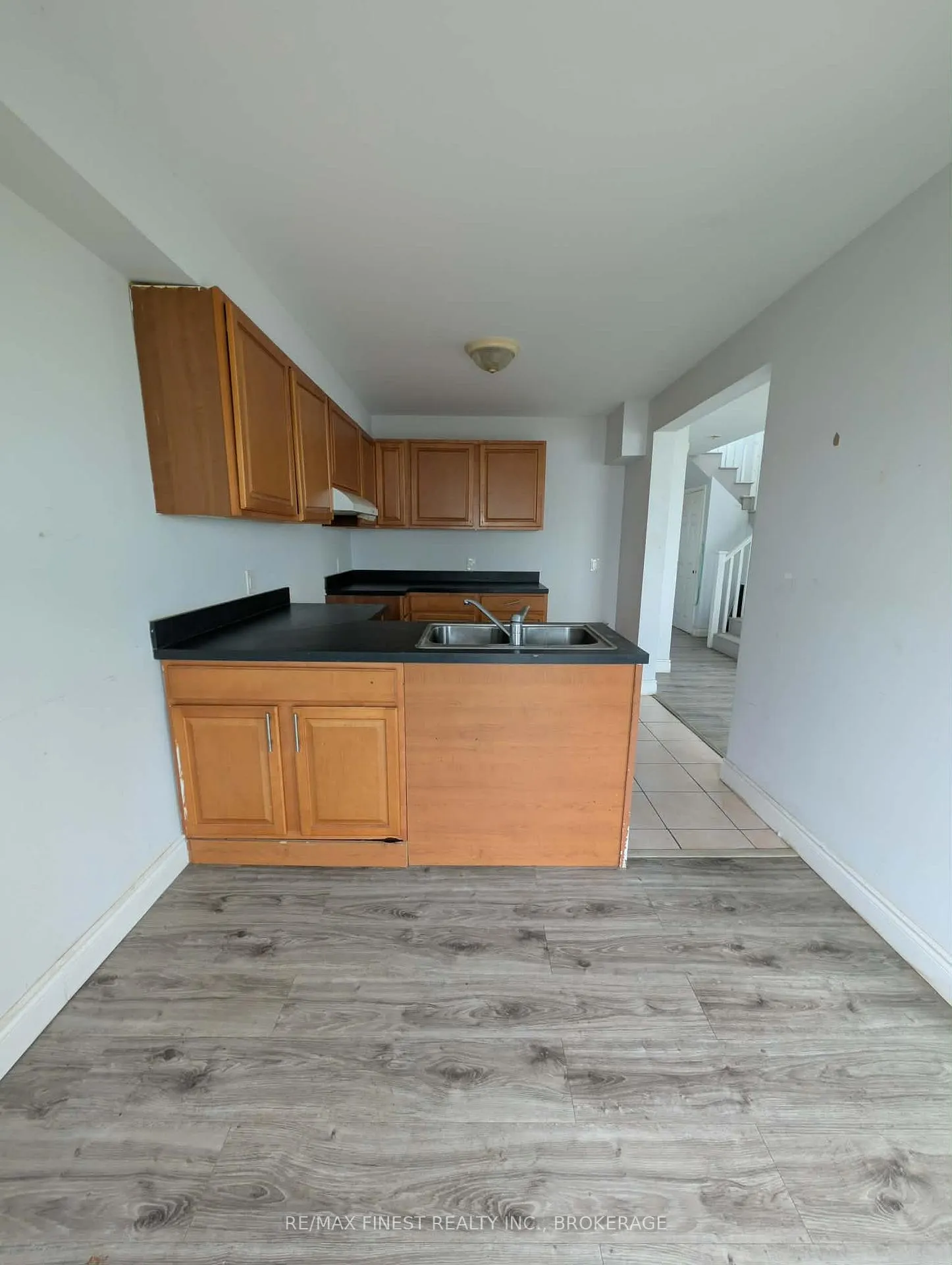 Photo 8 of 253 Conacher Drive, Kingston, Rideau — HOMEH
