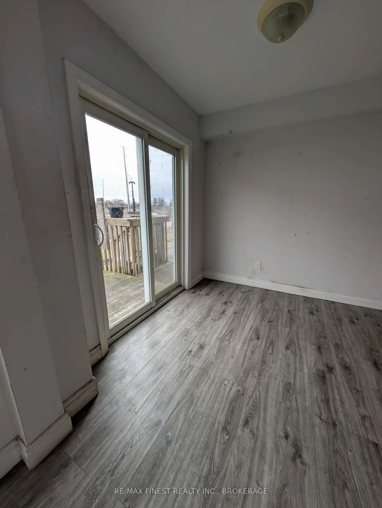 Photo 9 of 253 Conacher Drive, Kingston, Rideau — HOMEH