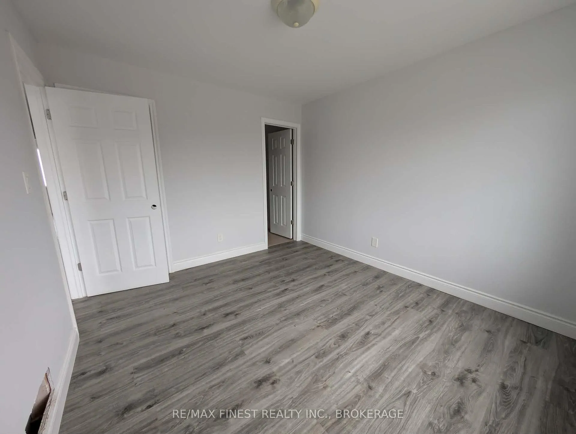 Photo 12 of 253 Conacher Drive, Kingston, Rideau — HOMEH