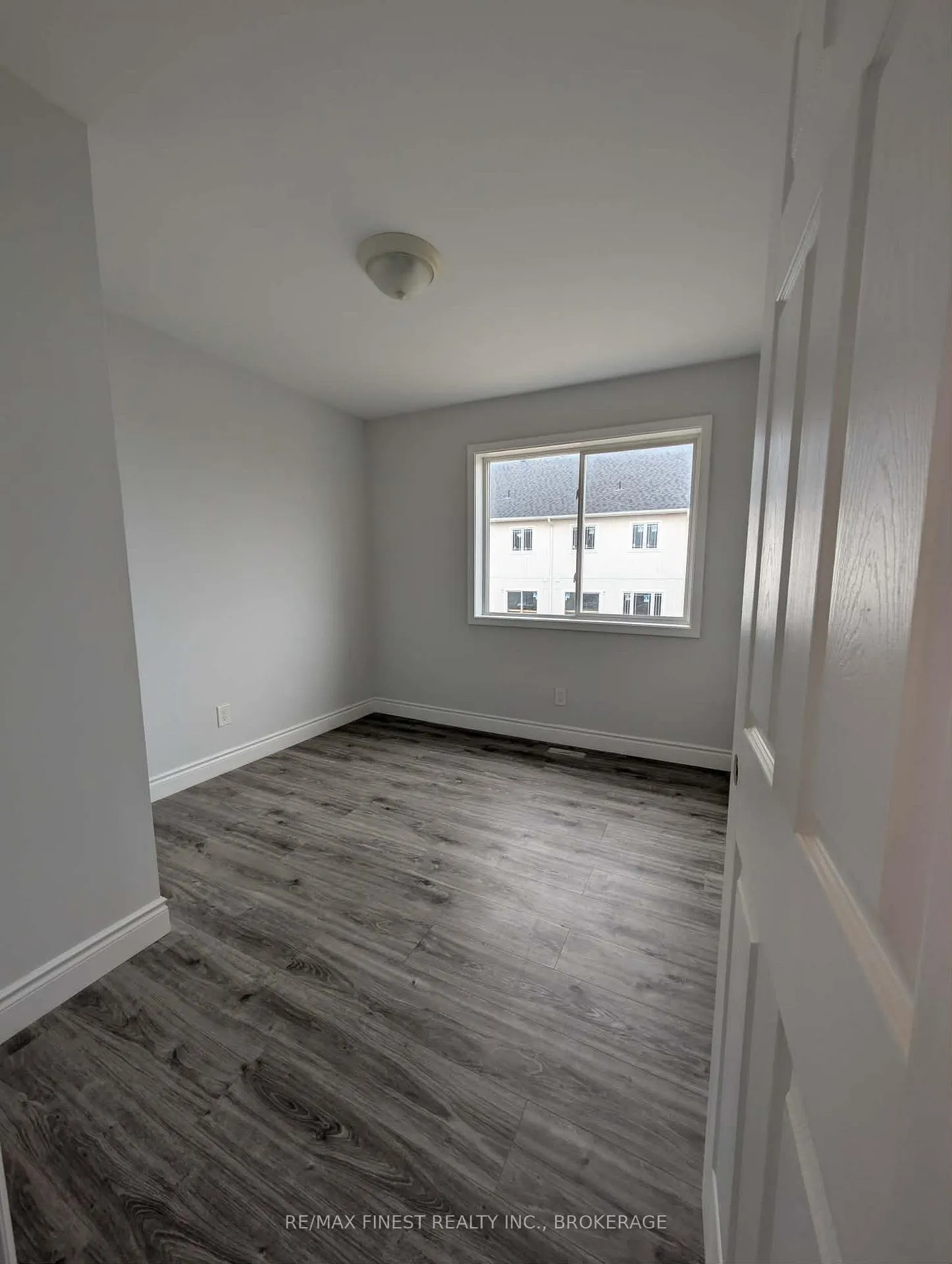 Photo 15 of 253 Conacher Drive, Kingston, Rideau — HOMEH