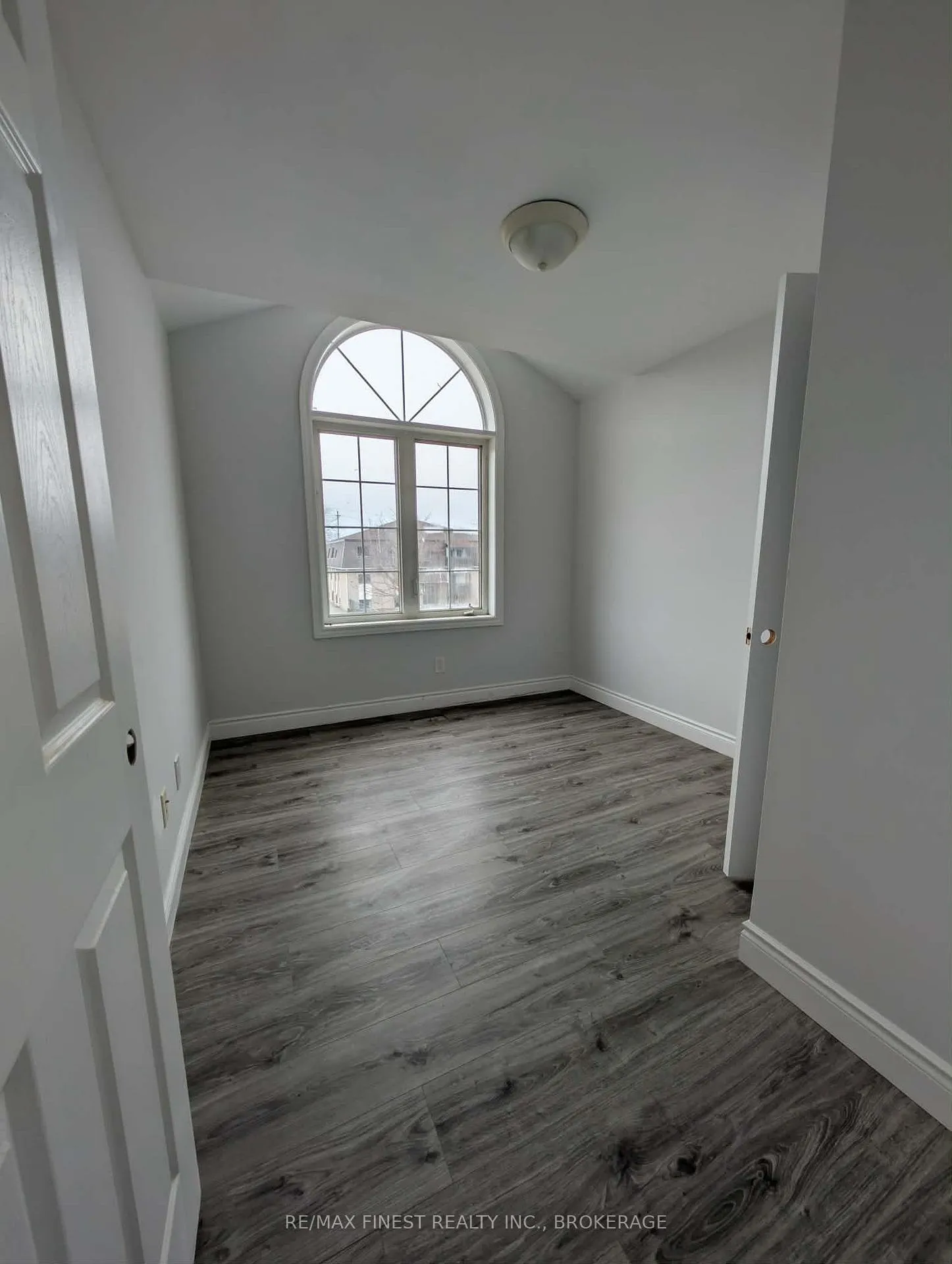 Photo 16 of 253 Conacher Drive, Kingston, Rideau — HOMEH