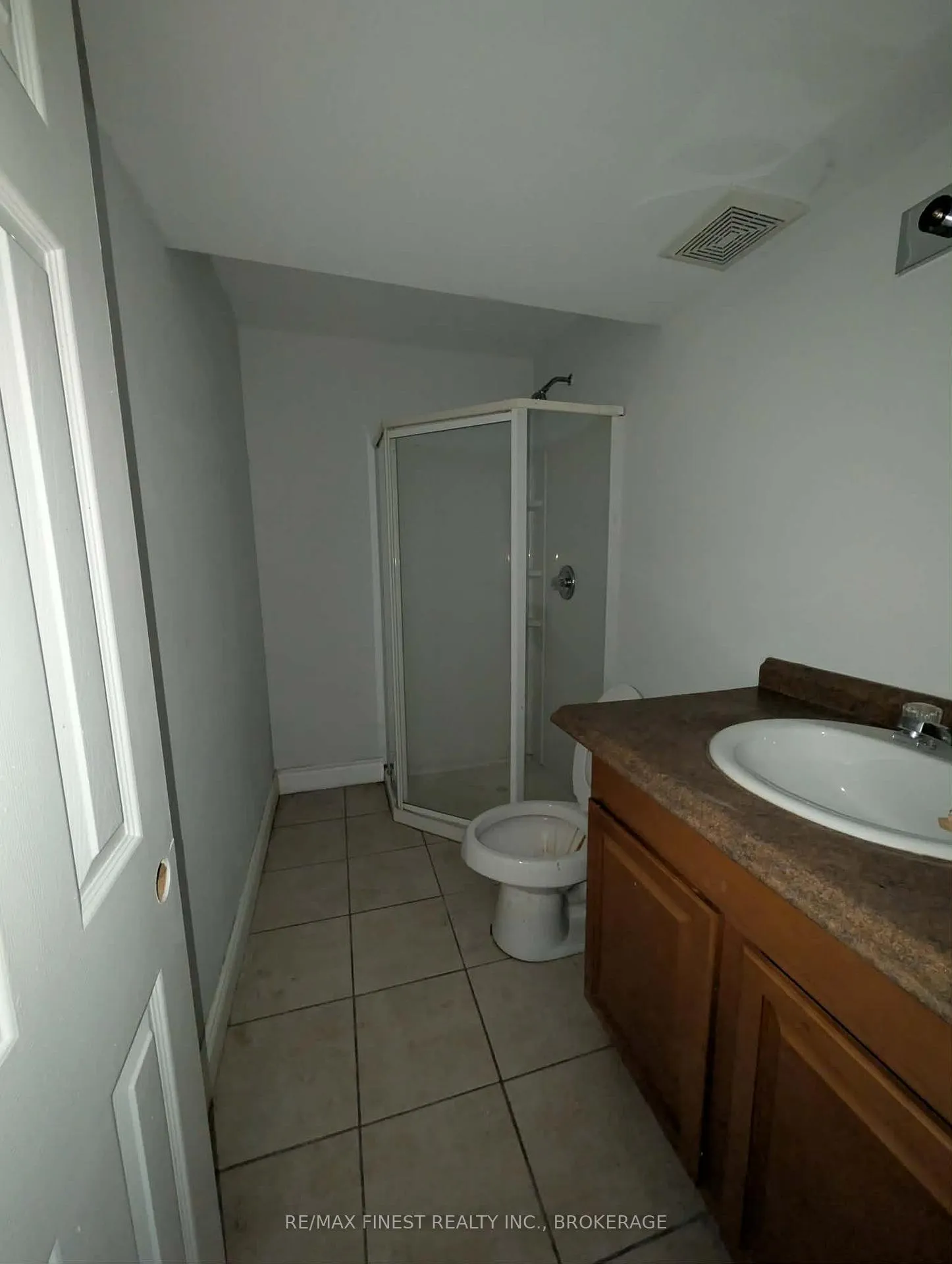 Photo 20 of 253 Conacher Drive, Kingston, Rideau — HOMEH