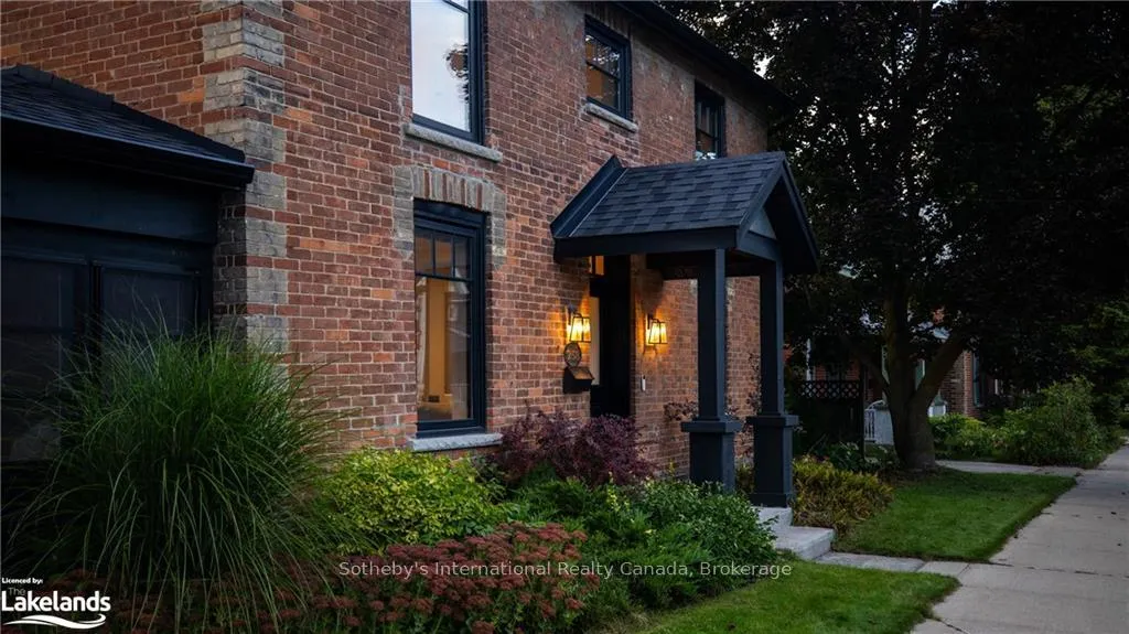 Photo 2 of 258 Maple Street, Collingwood — HOMEH