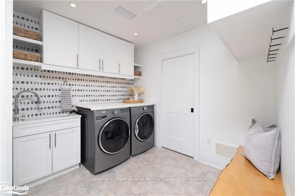 Photo 5 of 258 Maple Street, Collingwood — HOMEH
