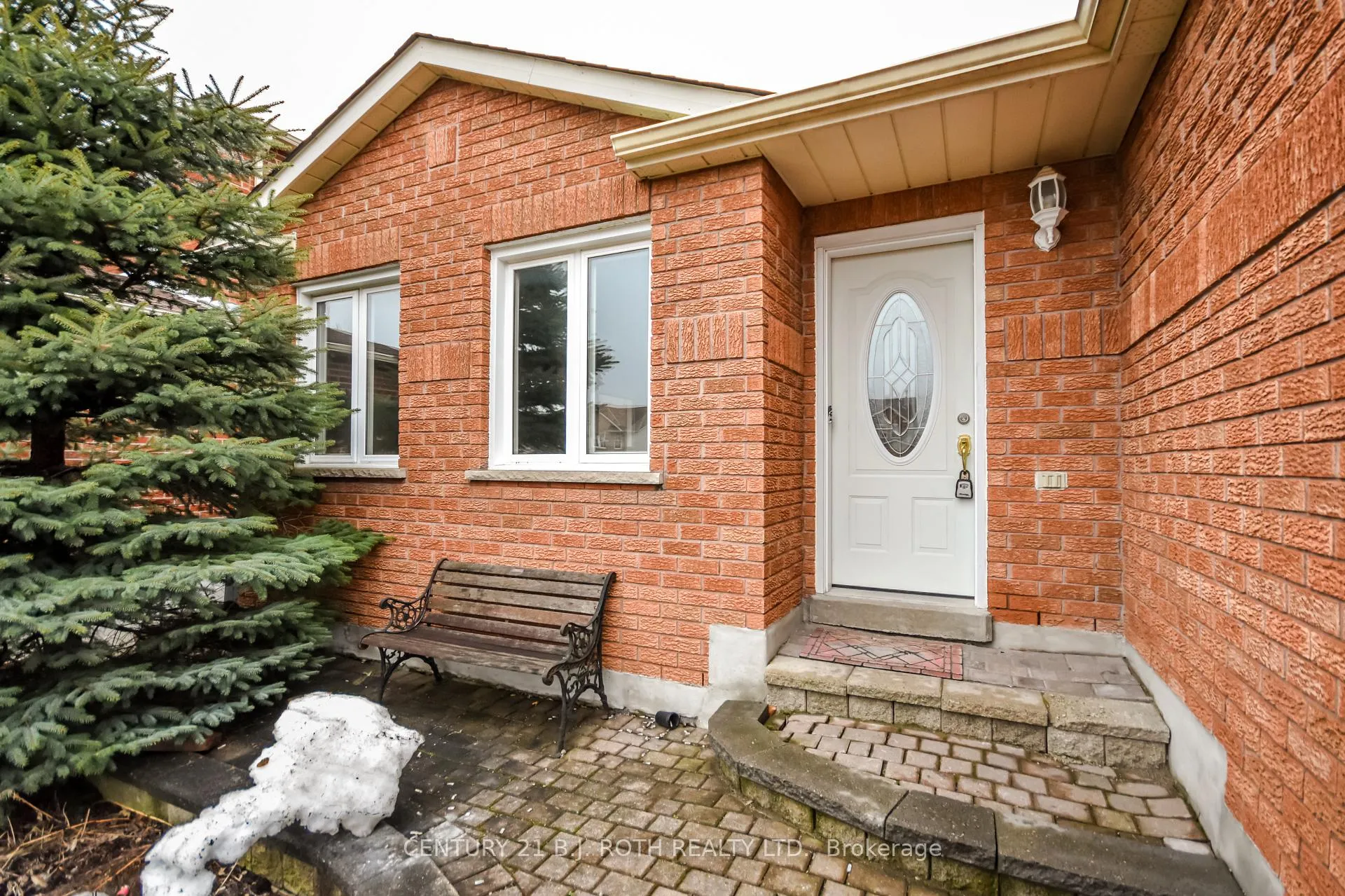 Photo 2 of Unit Upper, 51 Mcdougall Drive, Barrie, West Bayfield — HOMEH